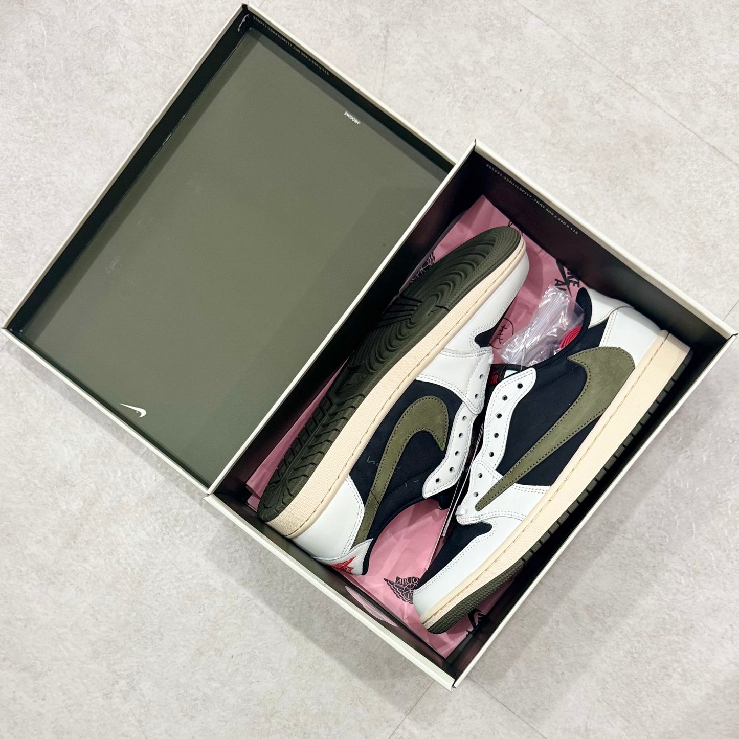 DZ4137-106 Nike Air Jordan 1 Travis Scott Medium Olive