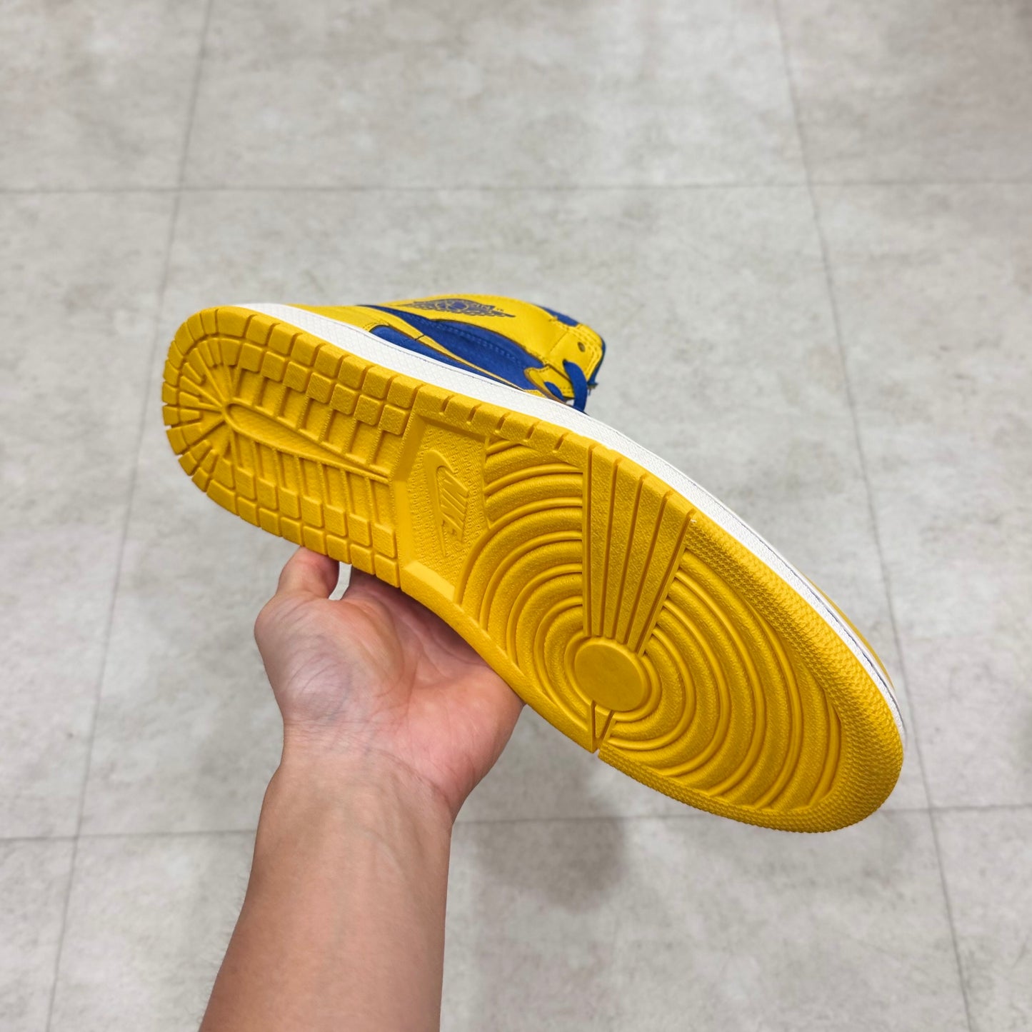 555088-707 Nike Air Jordan 1 Laney 2013