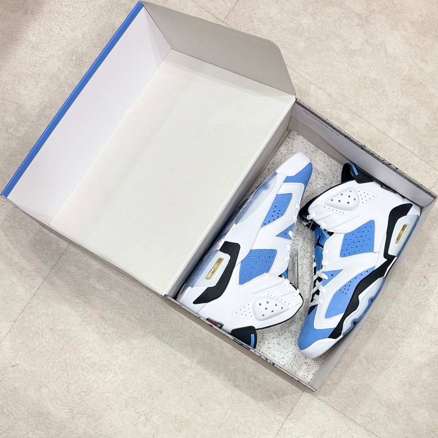 CT8529-410 Nike Air Jordan 6 UNC 2022