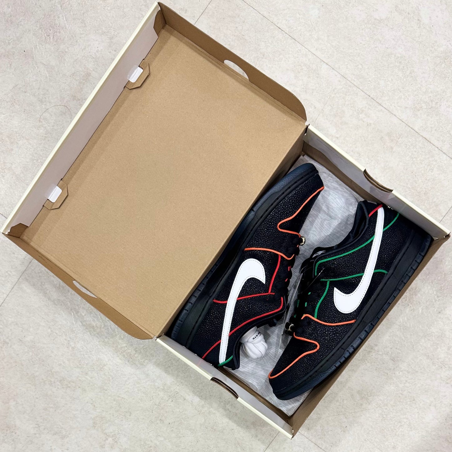 HV1664-001 Nike SB Dunk Bronx Girls Skate