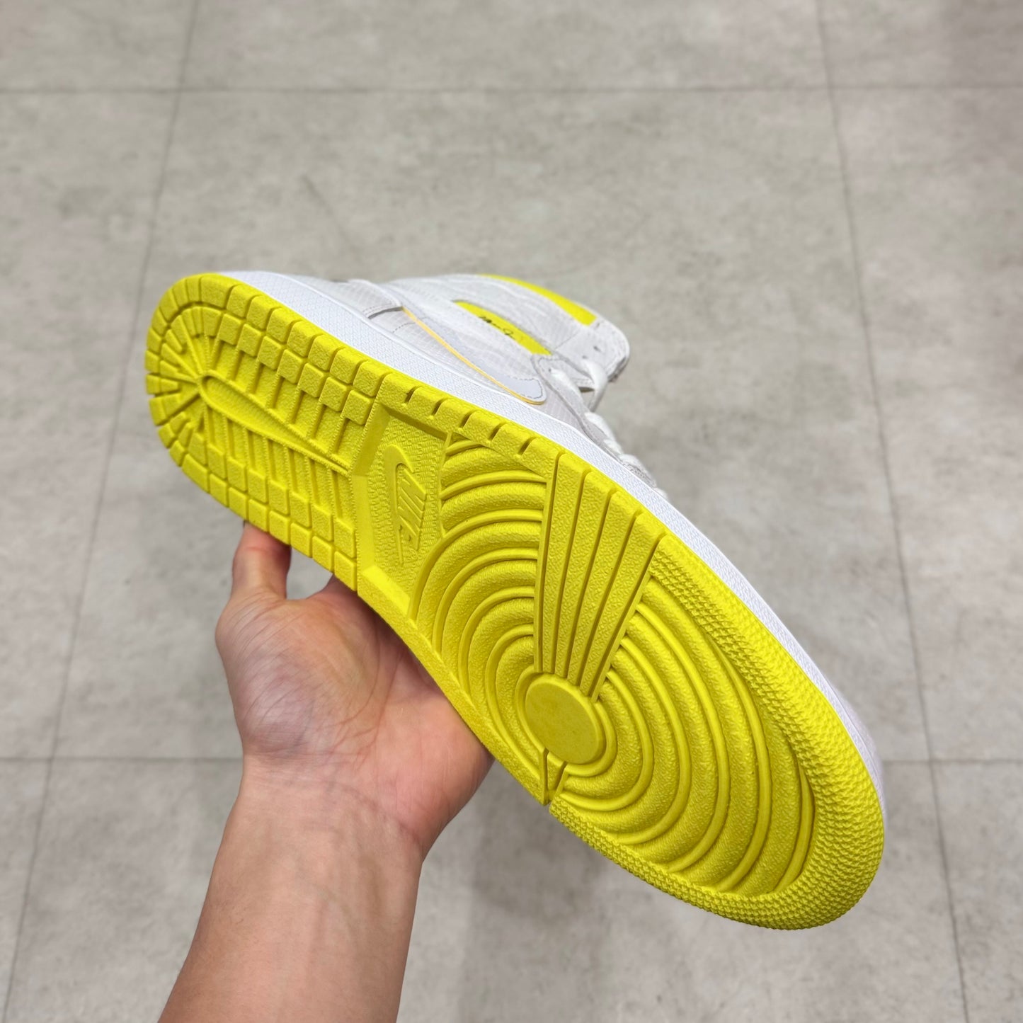 555088-170 Nike Air Jordan 1 First Class Flight