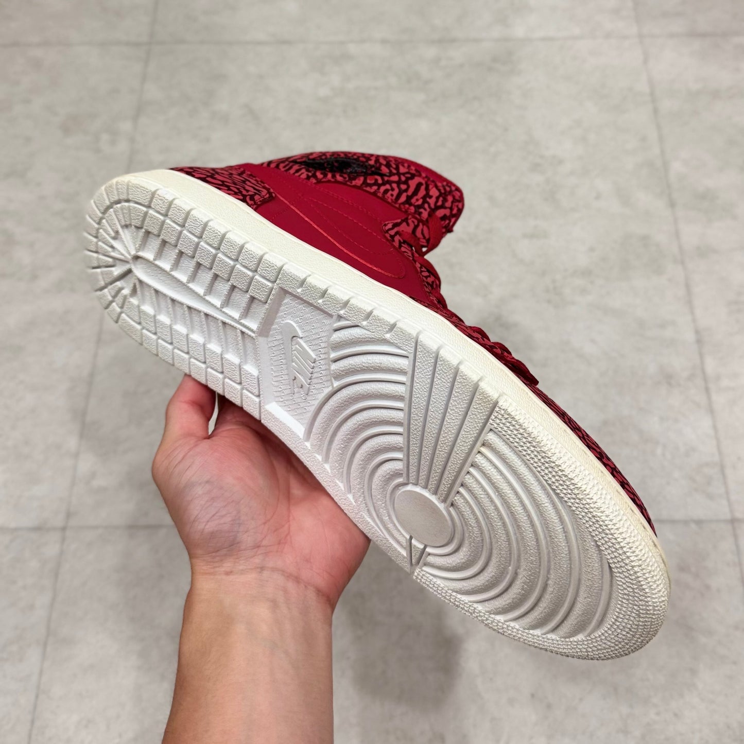 839115-600 Nike Air Jordan 1 Red Elephant
