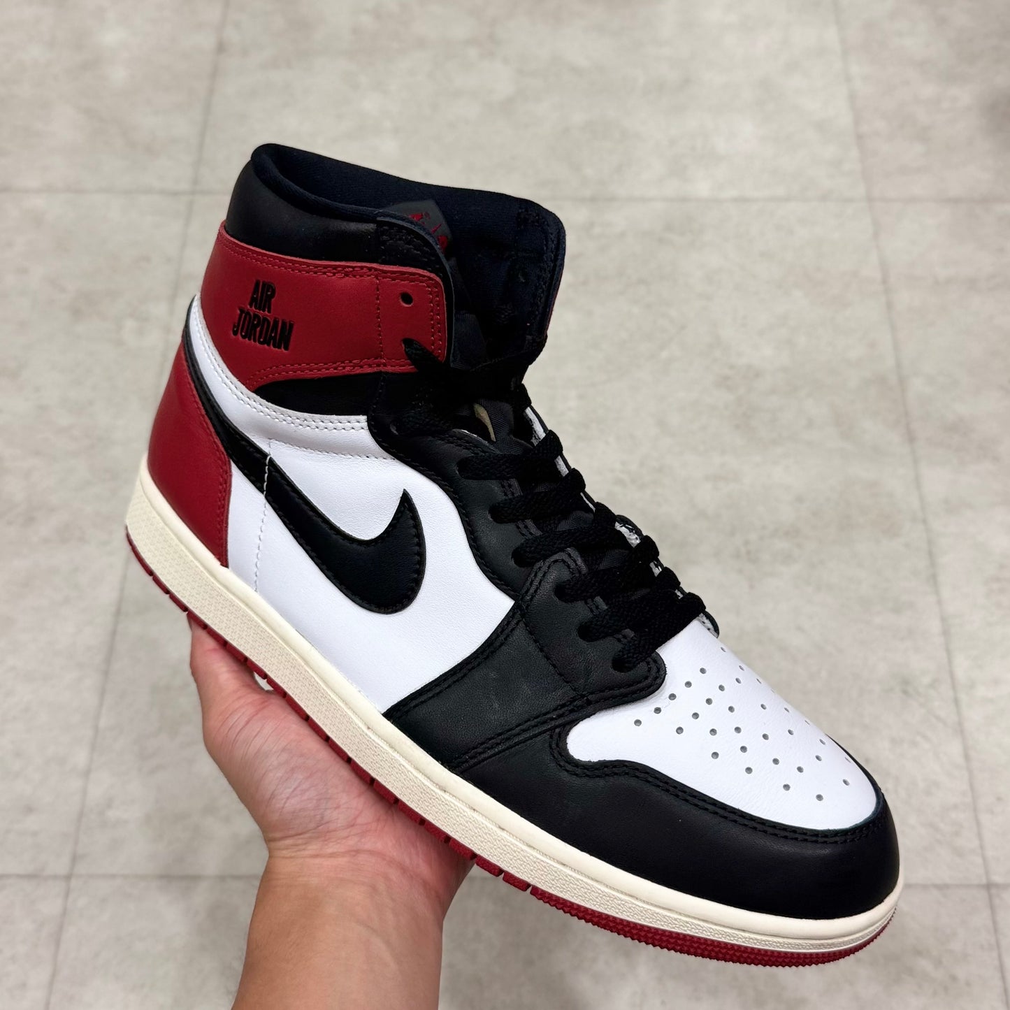 DZ5485-106 Nike Air Jordan 1 Black Toe 2025