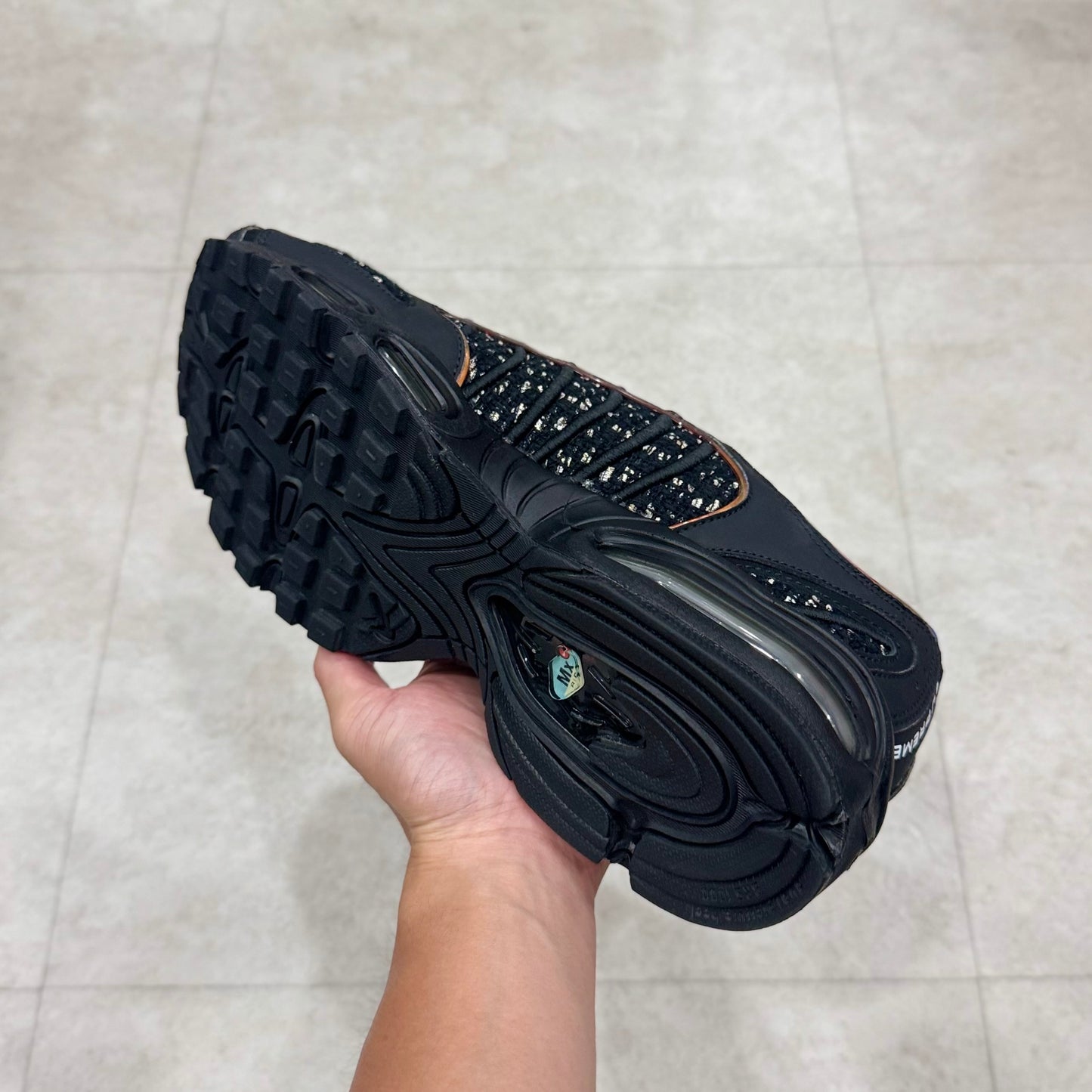 AT3854-001 Nike Air Max Tailwind 4 Supreme Black Hyper Cobalt