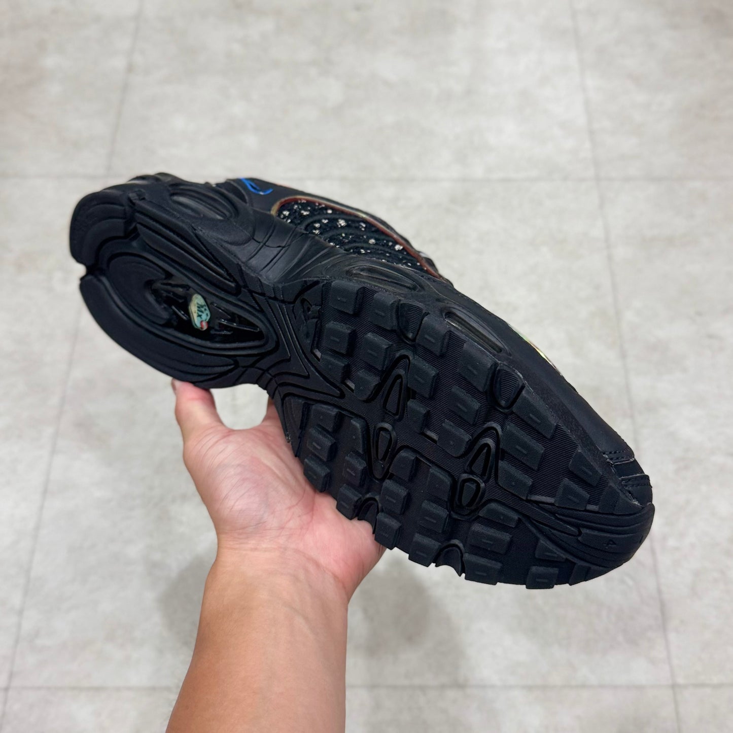 AT3854-001 Nike Air Max Tailwind 4 Supreme Black Hyper Cobalt