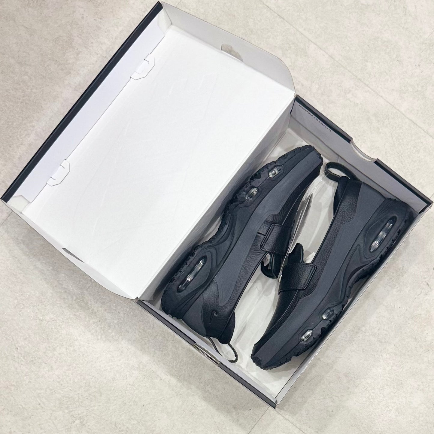 HJ4400-002 Nike Wmns Air Max Phenomena SWDC Metallic Silver