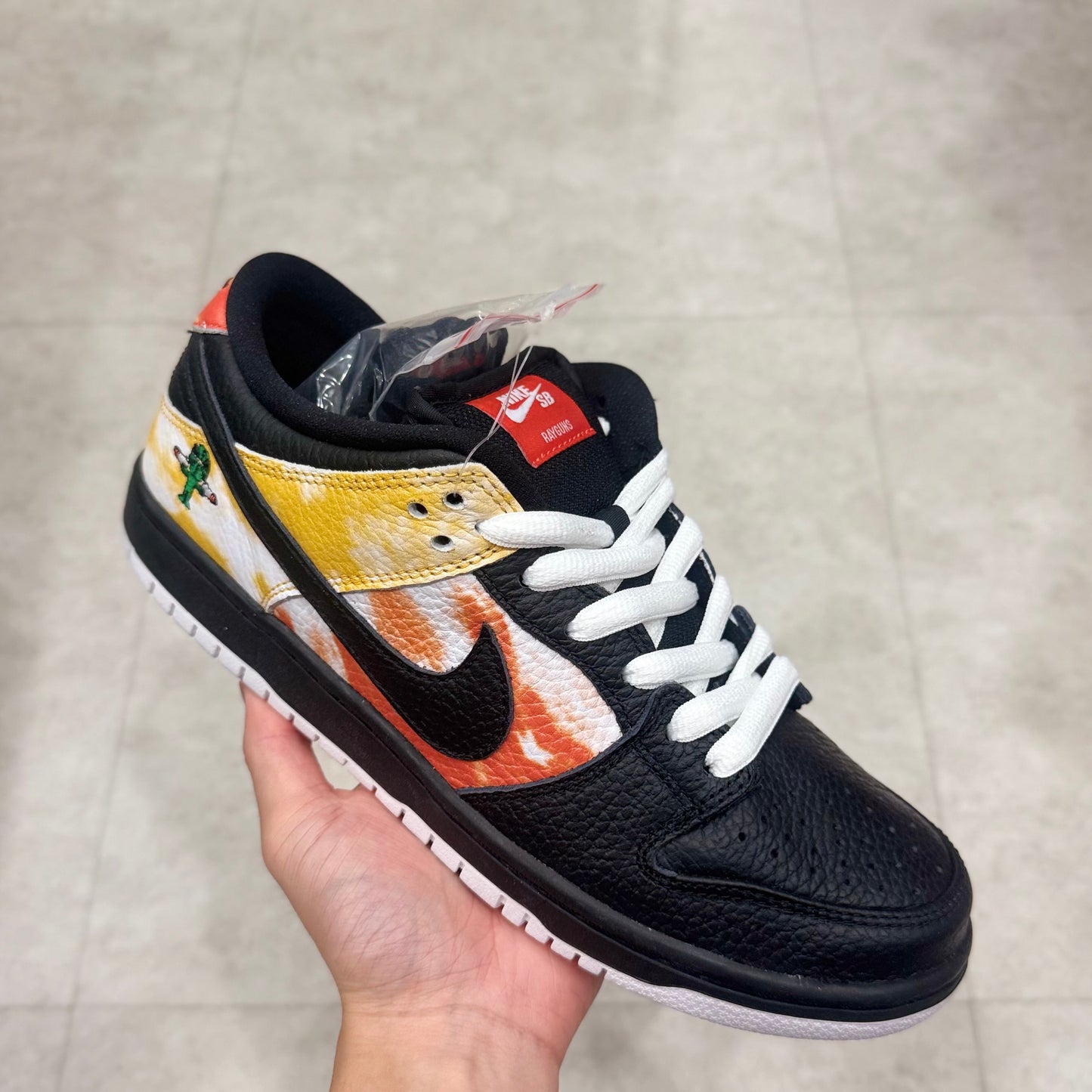 BQ6832-001 Nike SB Dunk Roswell Rayguns Black Tie-Dye