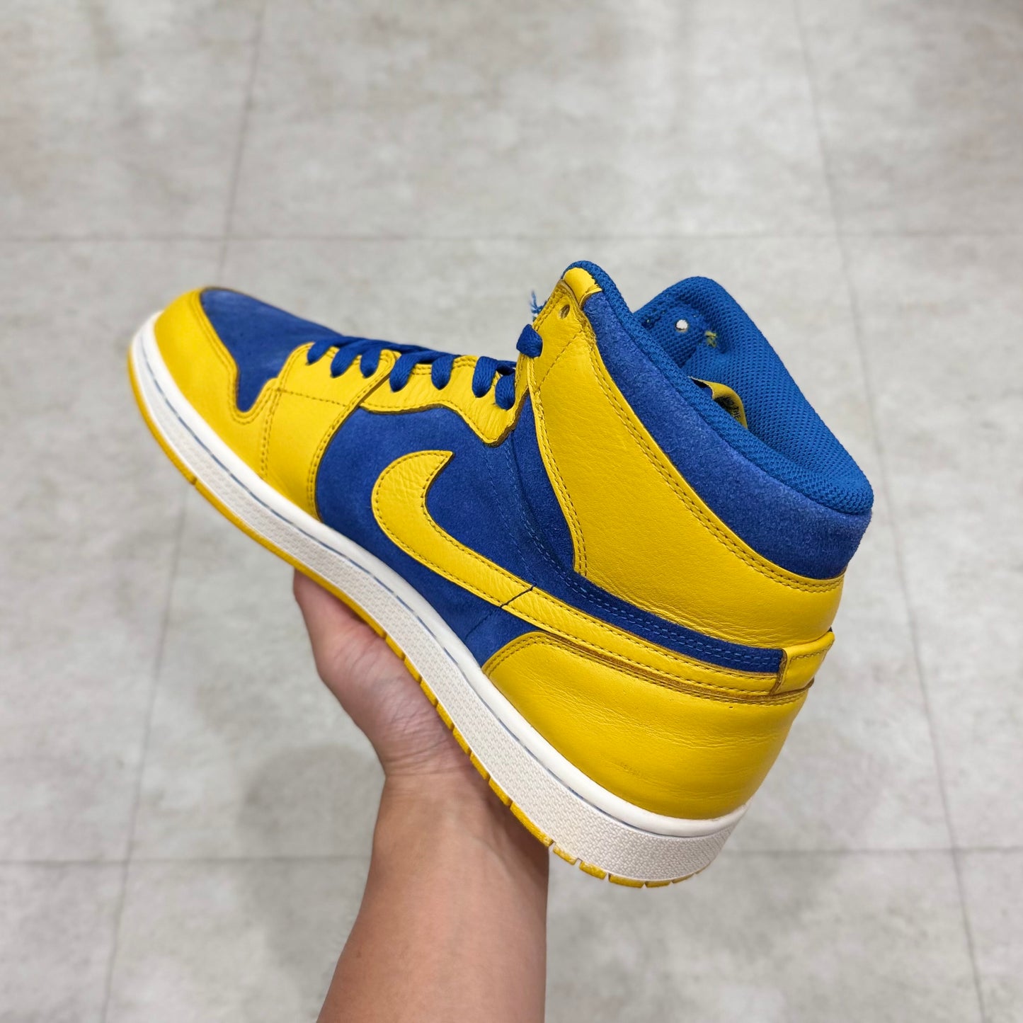 555088-707 Nike Air Jordan 1 Laney 2013