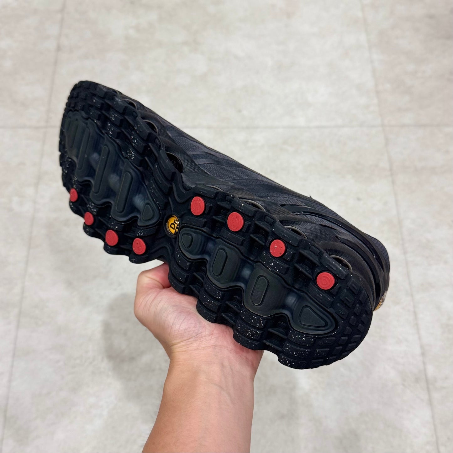 FQ7860-002 Nike Air Max DN8 Triple Black
