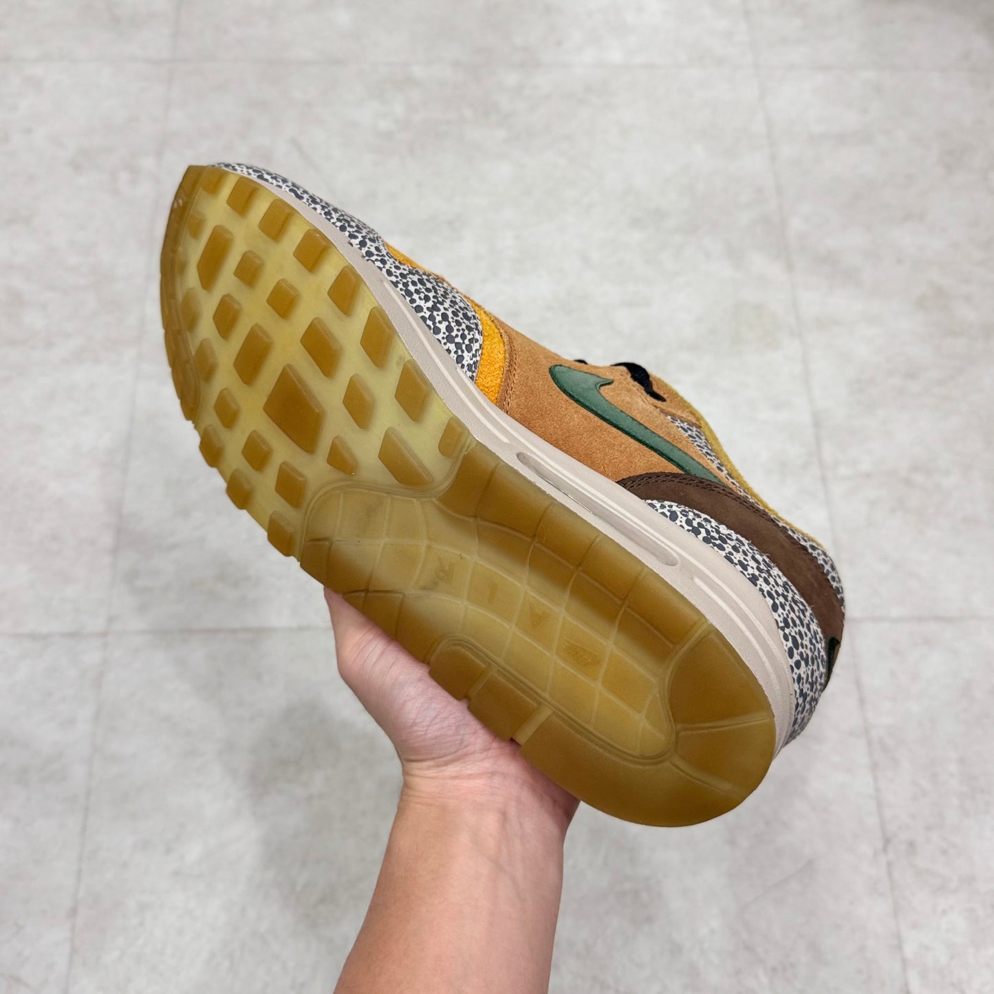 665873-200 Nike Air Max 1 Atmos Safari 2016