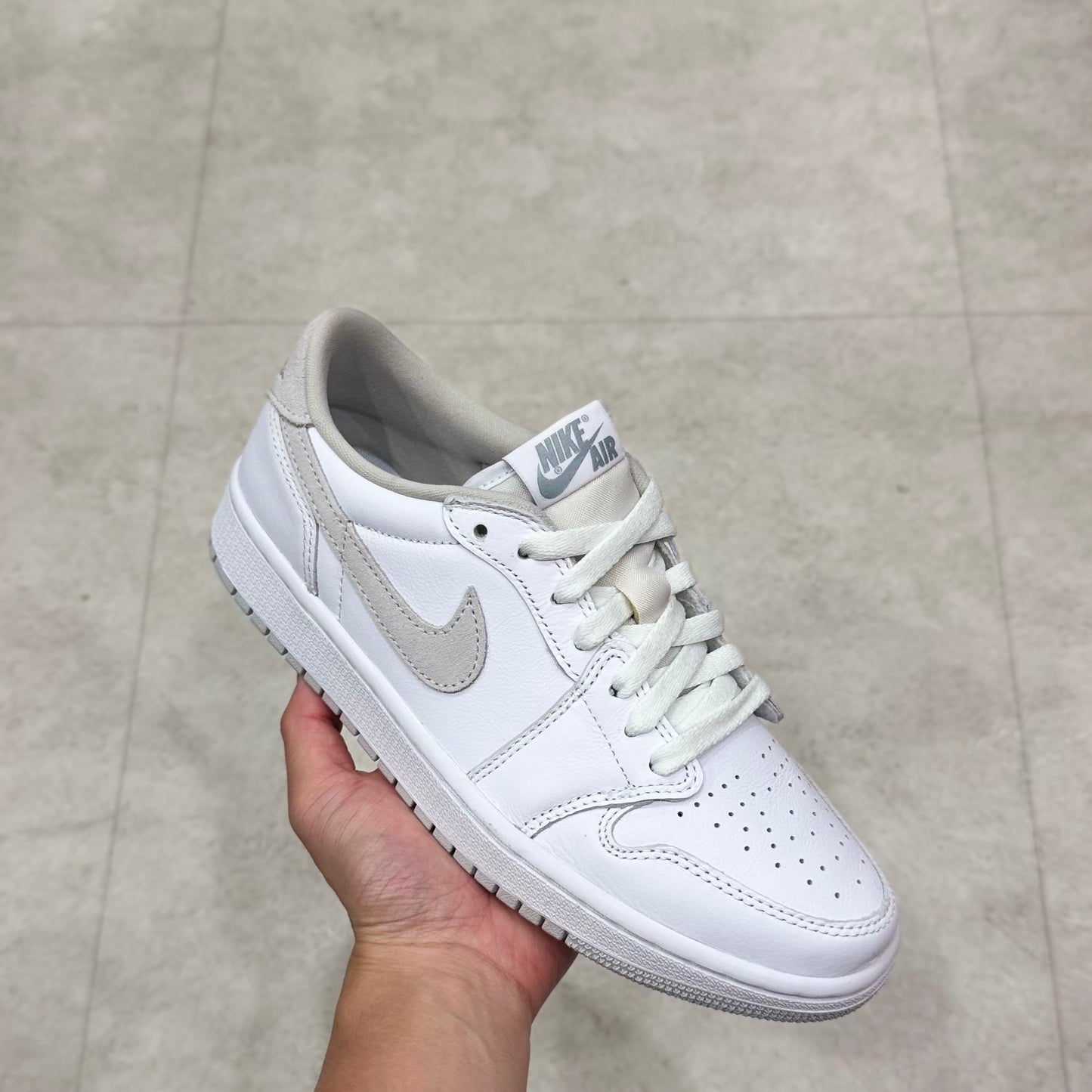 CZ0775-100 Nike Wmns Air Jordan 1 Neutral Grey 2021