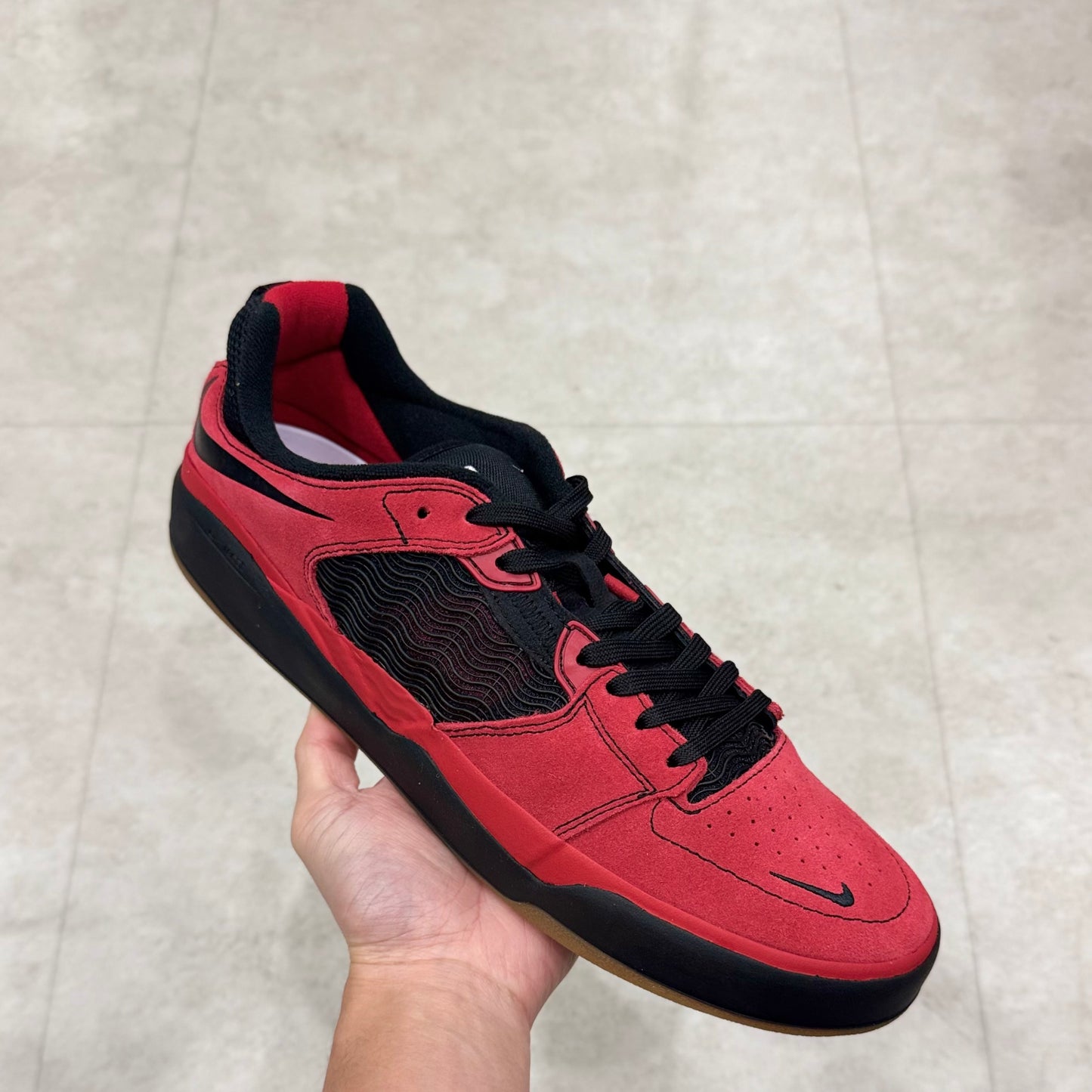 DC7232-600 Nike SB Ishod Wair Bred