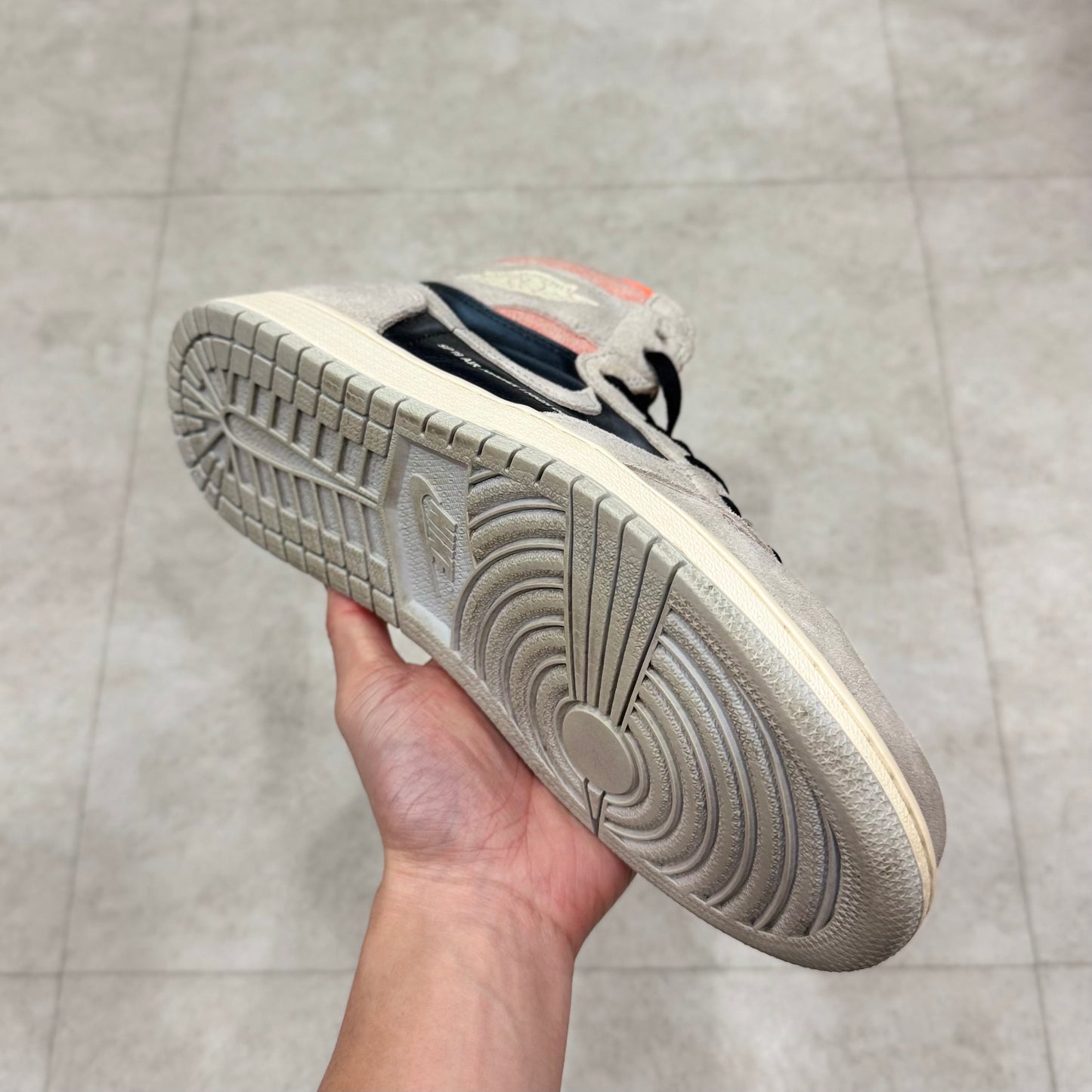 555088-018 Nike Air Jordan 1 Hyper Crimson