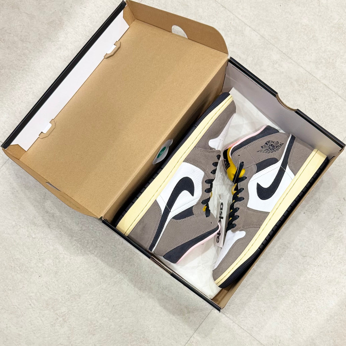 HQ2011-100 Nike Air Jordan 1 Cave Stone