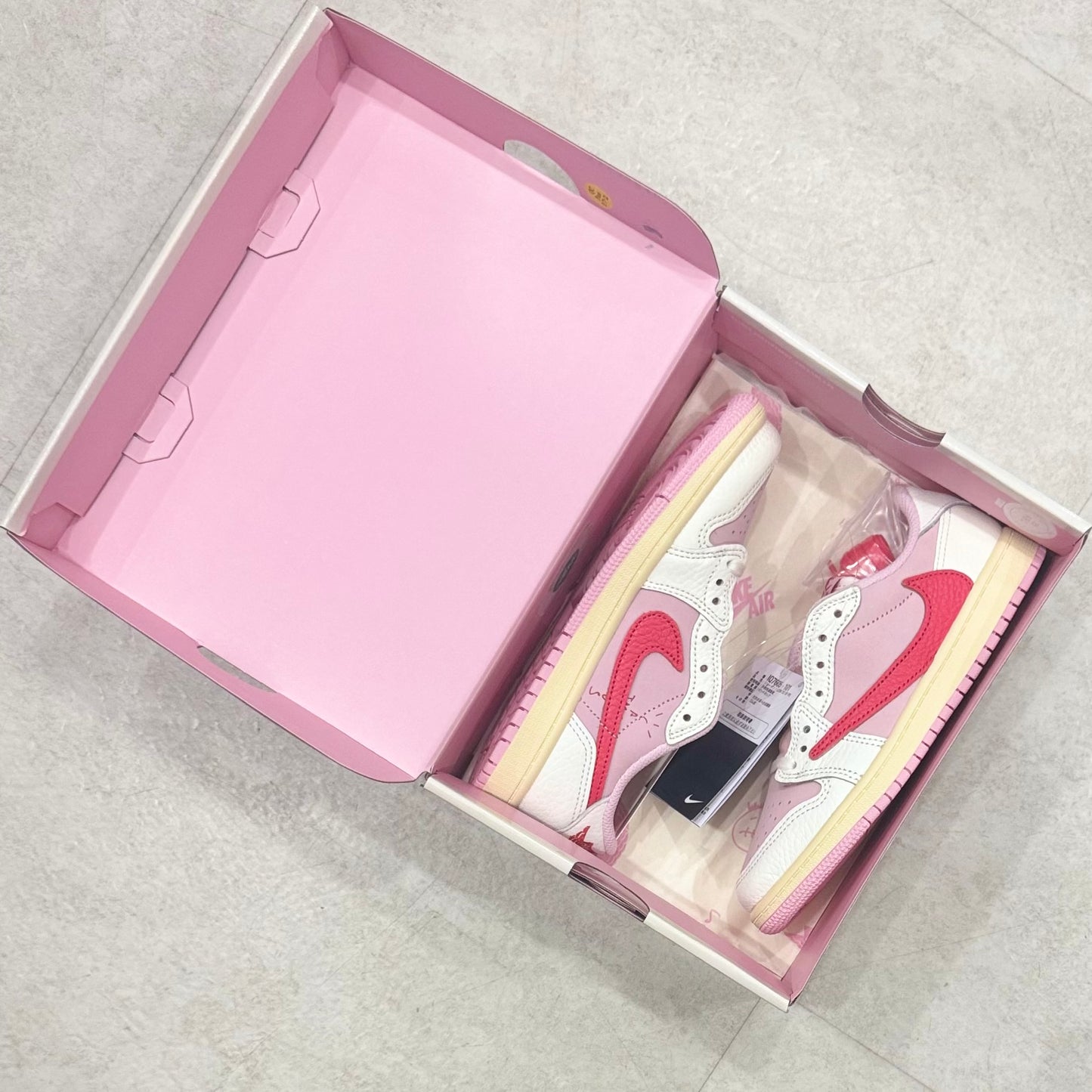 IQ7605-101 Nike Air Jordan 1 PS Travis Scott Tropical Pink