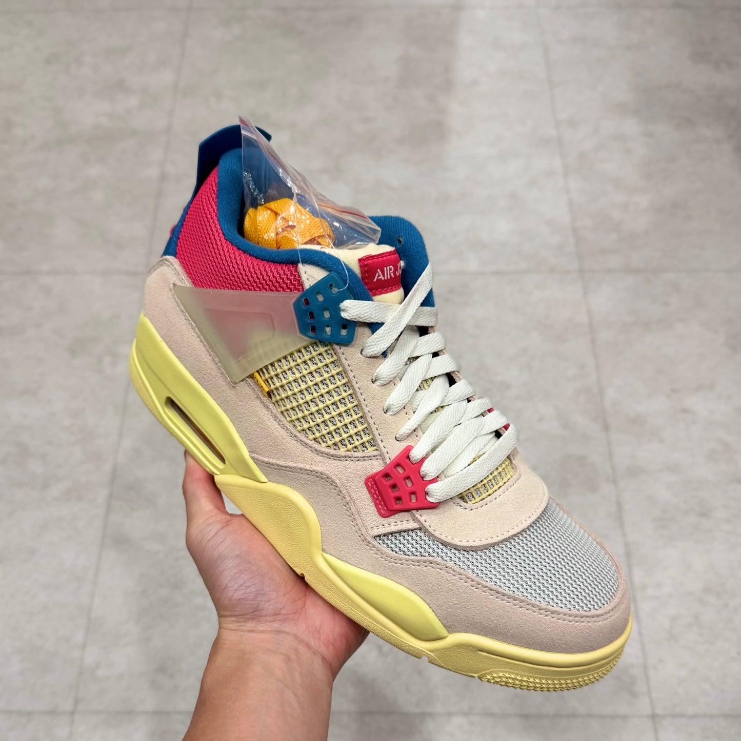DC9533-800 Nike Air Jordan 4 Union Los Angeles Guava