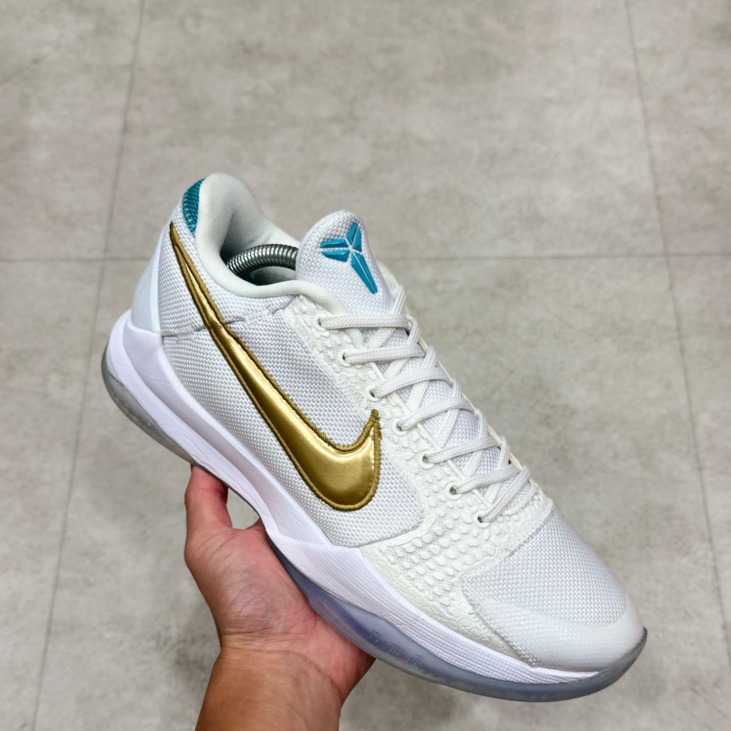 DB5551-900 Nike Kok 5 Undefeated Pack