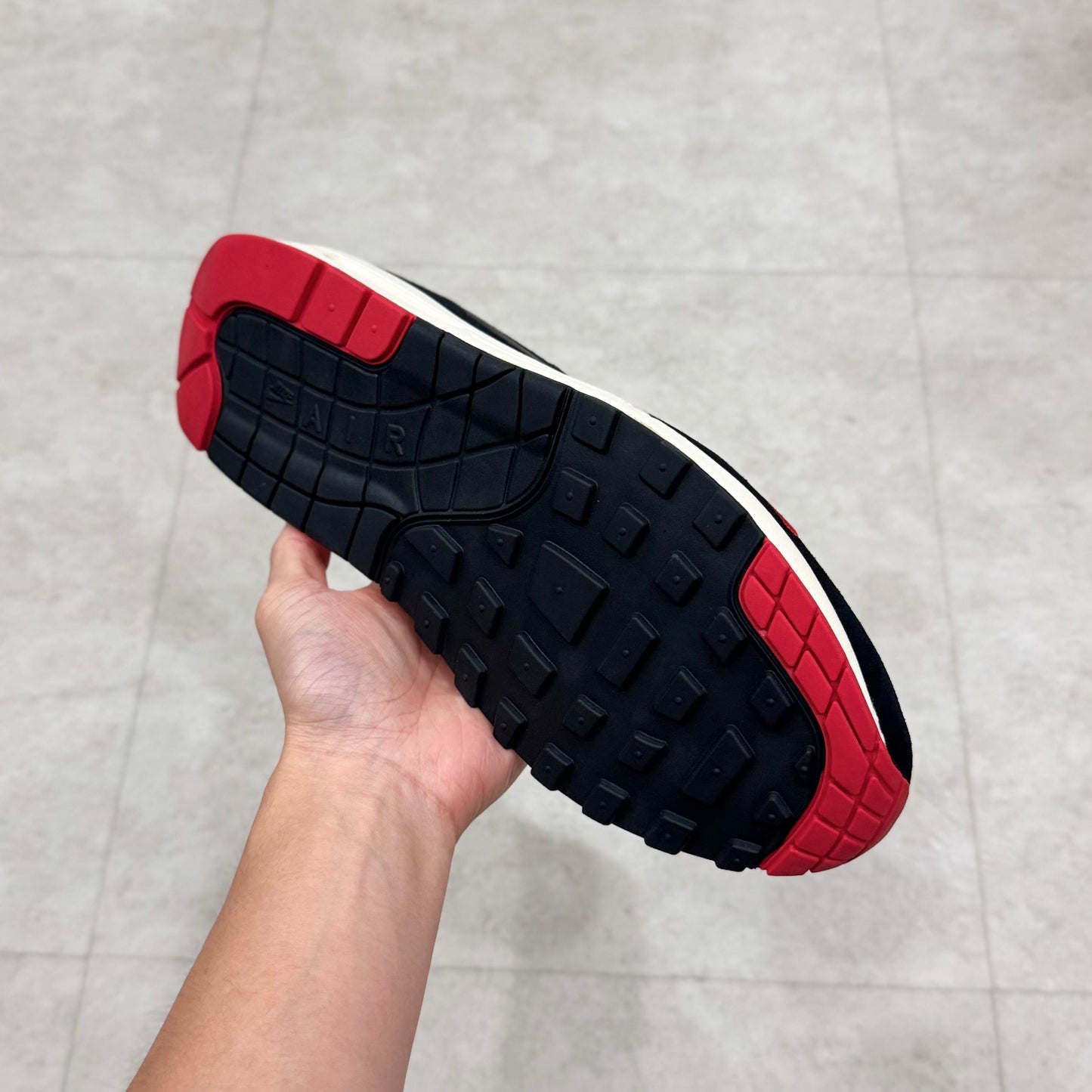 875844-007 Nike Air Max 1 Bred 2018