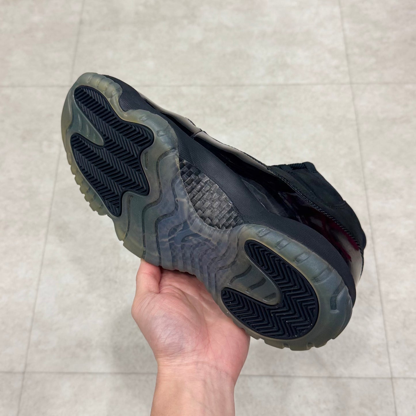 378037-005 Nike Air Jordan 11 Cap And Gown