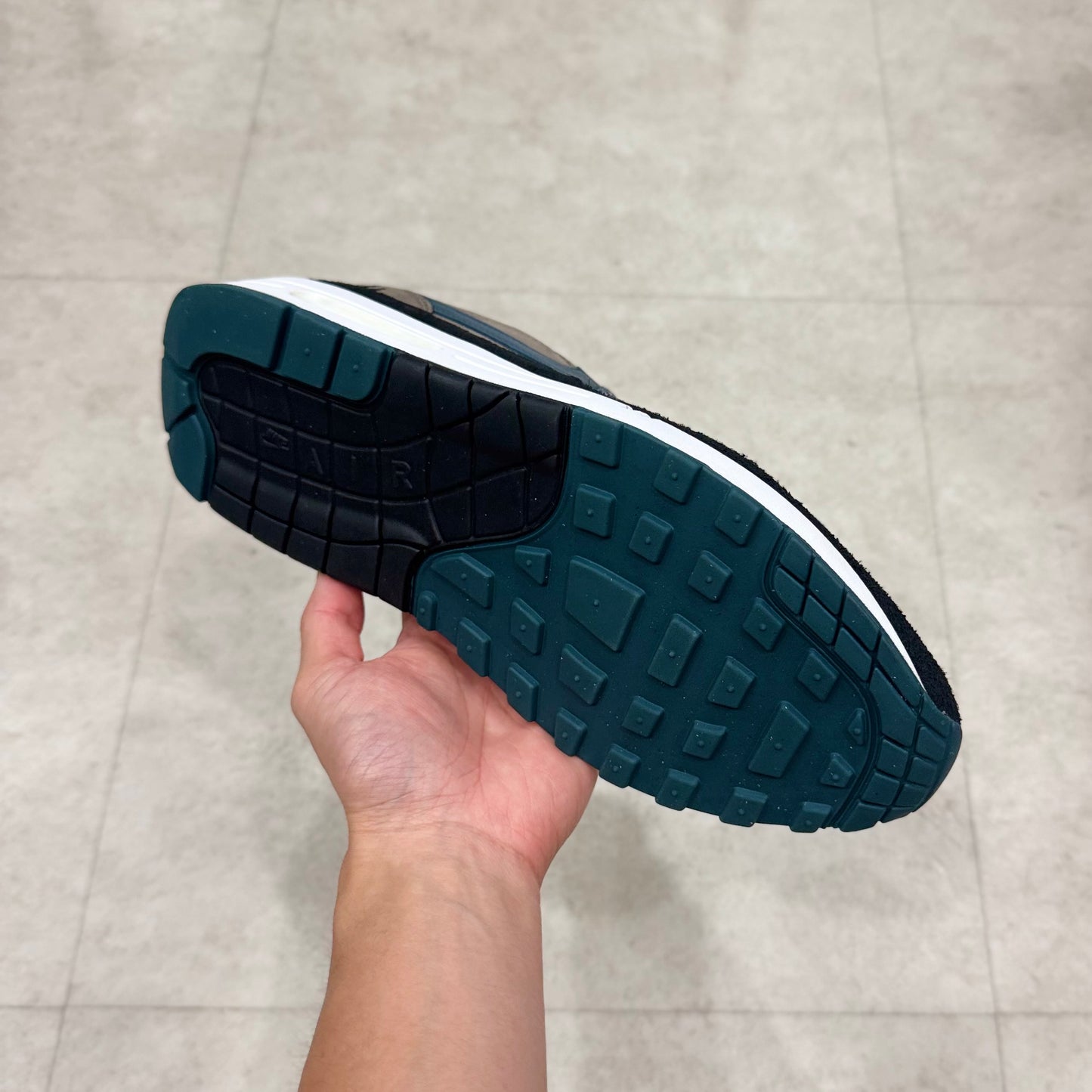 FJ0698-100 Nike Air Max 1 Escape 2023