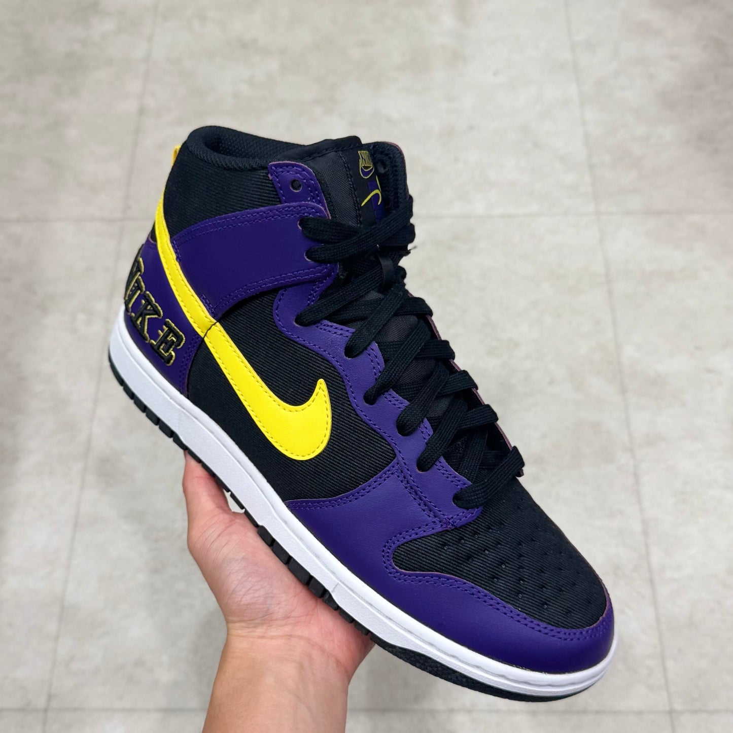 DH0642-001 Nike Dunk EMB Los Angeles Lakers