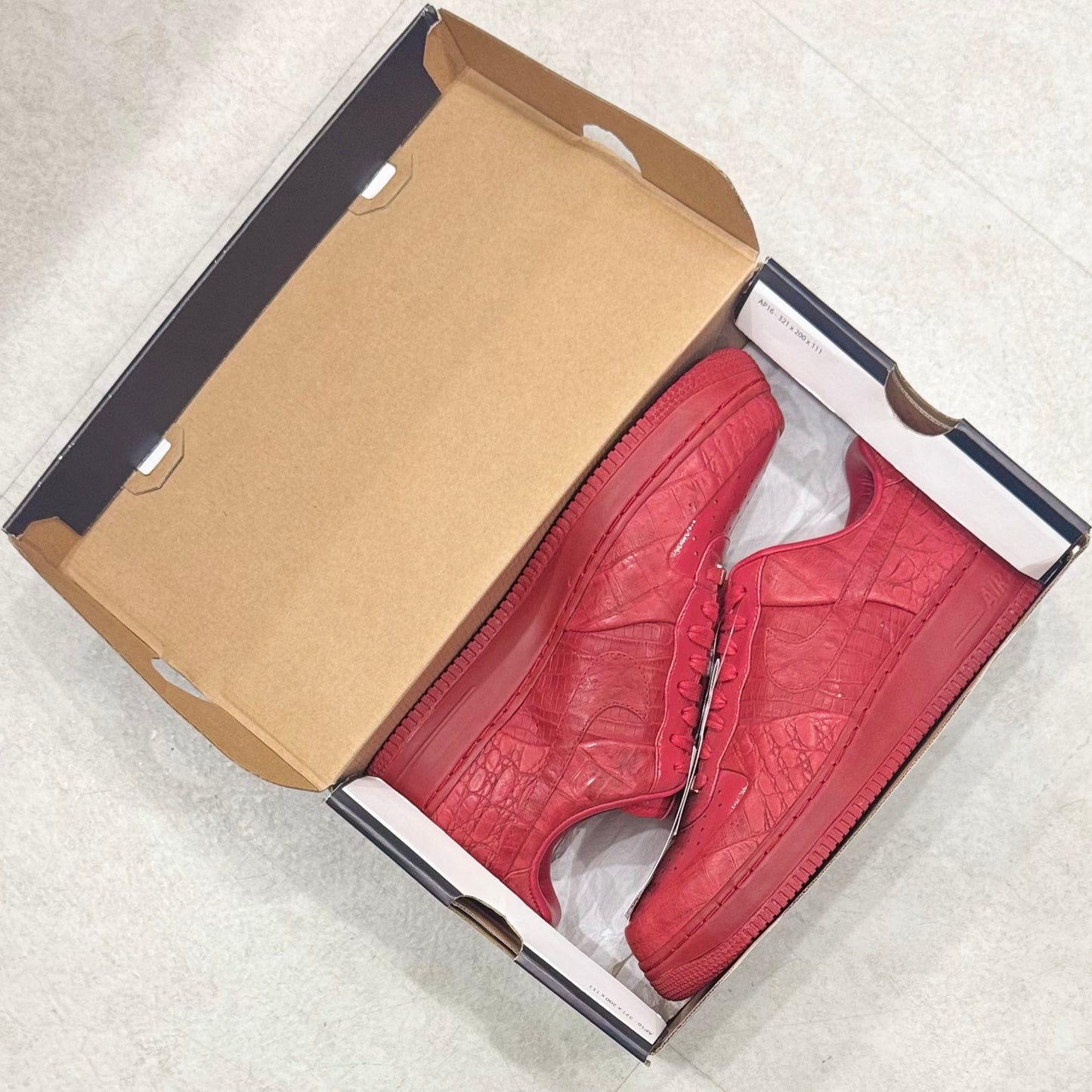 318985-661 Nike Air Force 1 1Love Hectic