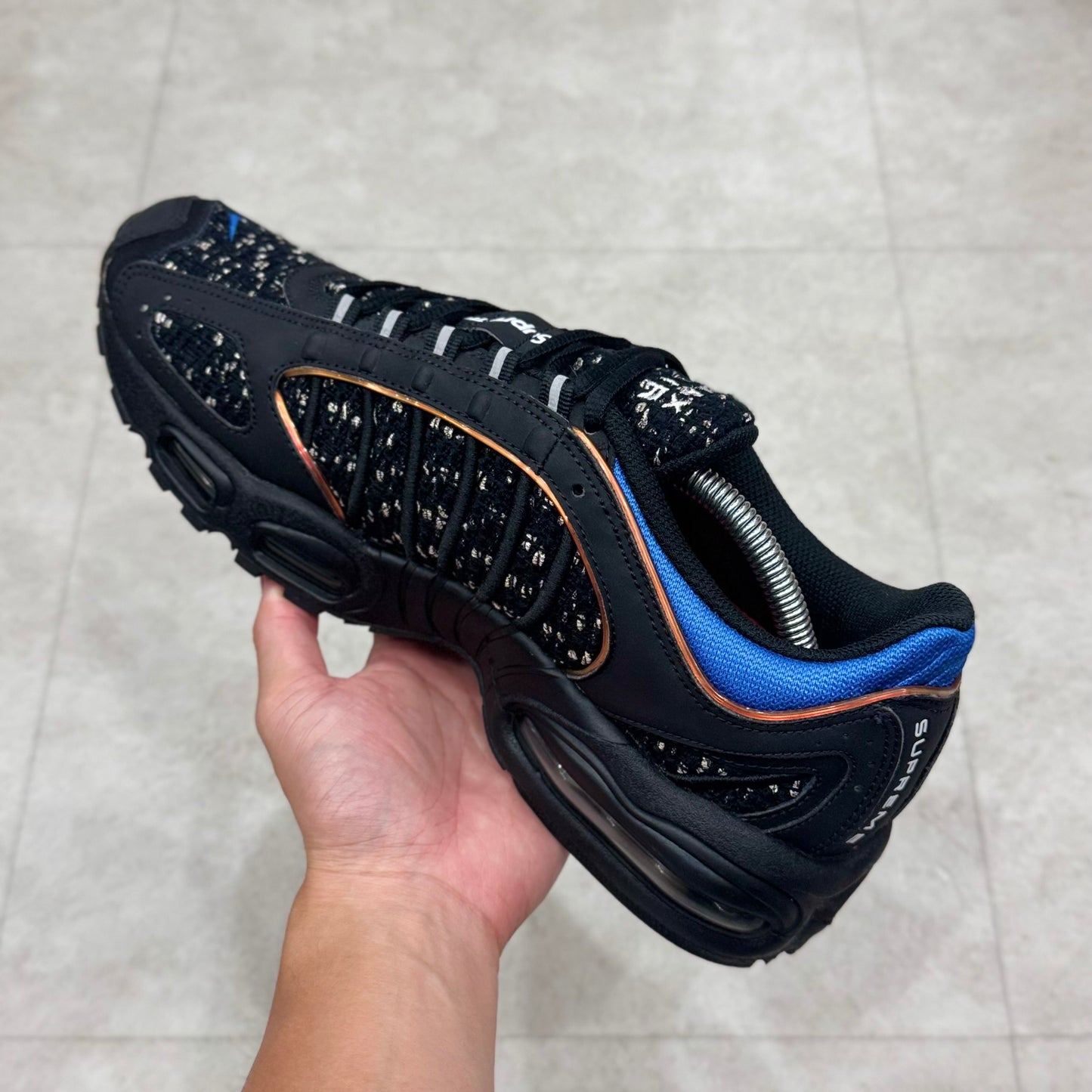 AT3854-001 Nike Air Max Tailwind 4 Supreme Black Hyper Cobalt