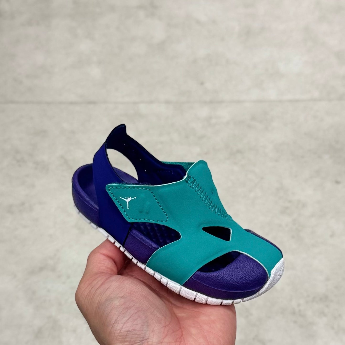 CI7850-305 Nike Jordan Flare TD Grape