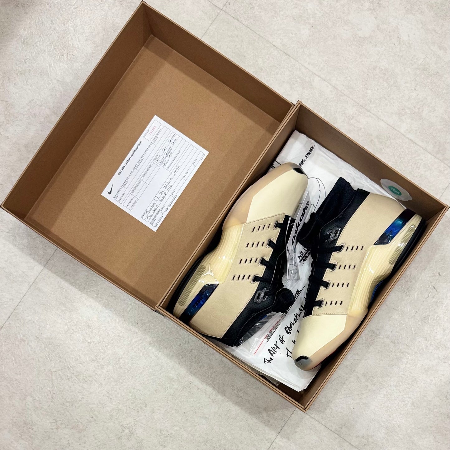 IH0177-200 Nike Air Jordan 17 Infinite Archives