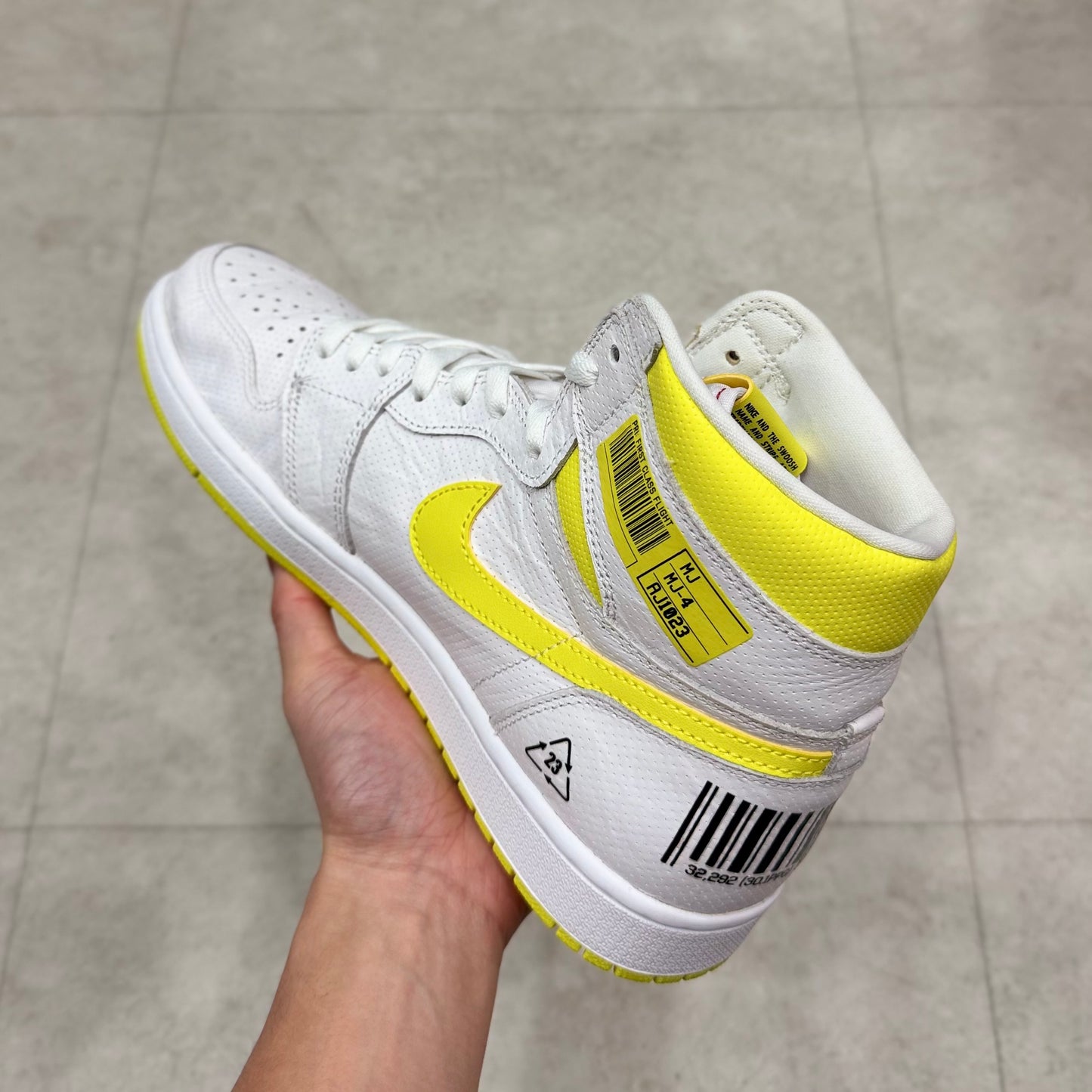 555088-170 Nike Air Jordan 1 First Class Flight