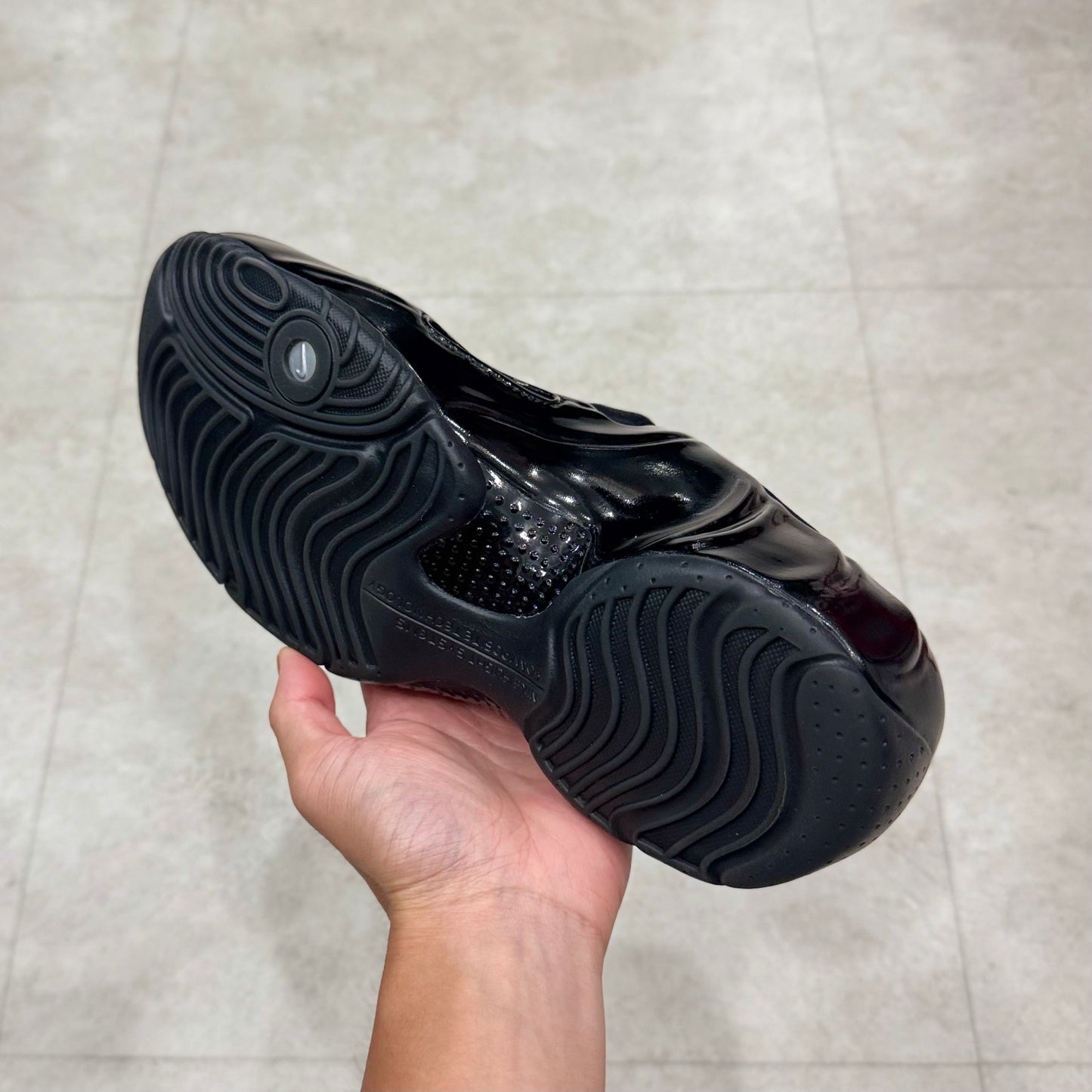 HJ6215-001 Nike Clogposite Supreme Black