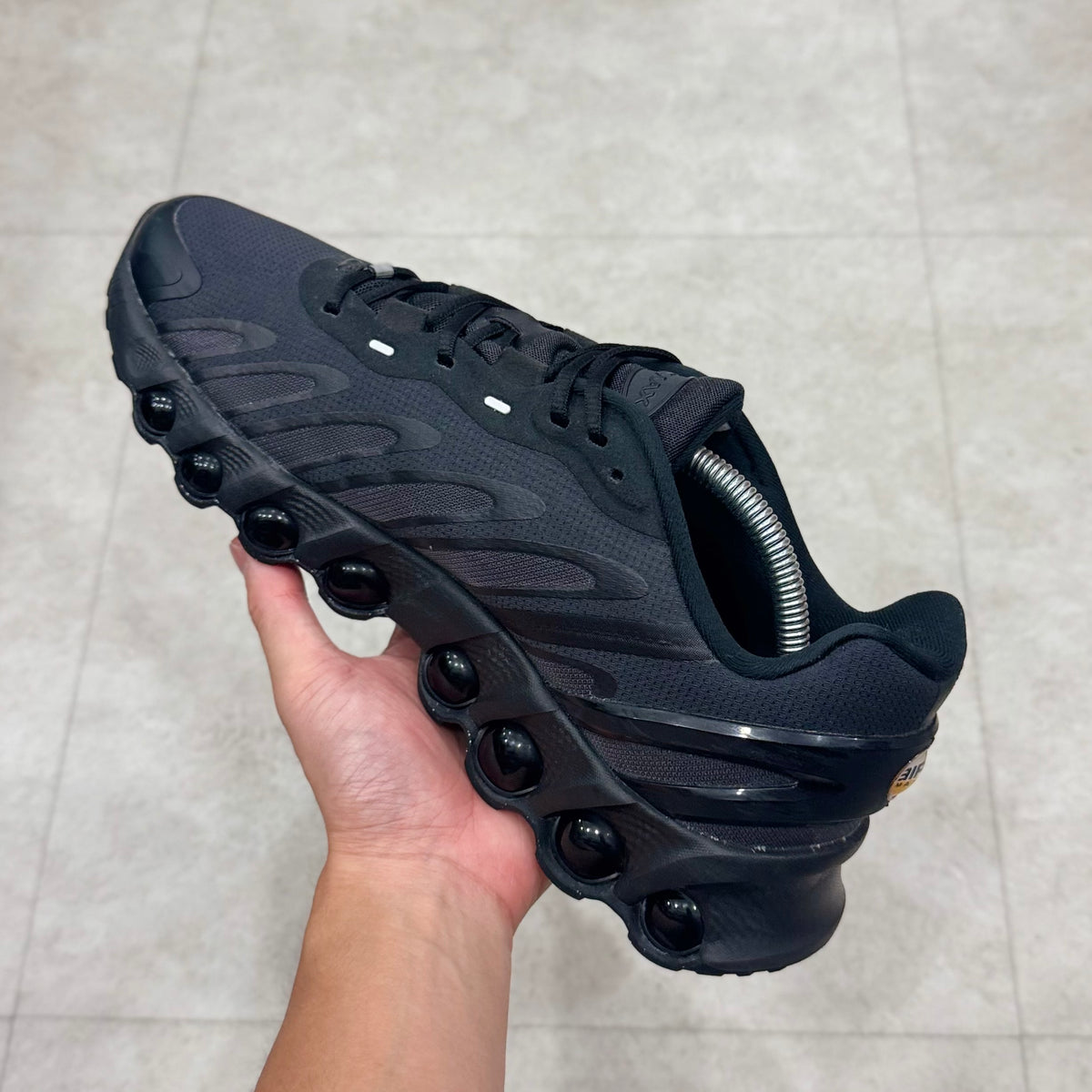 FQ7860-002 Nike Air Max DN8 Triple Black