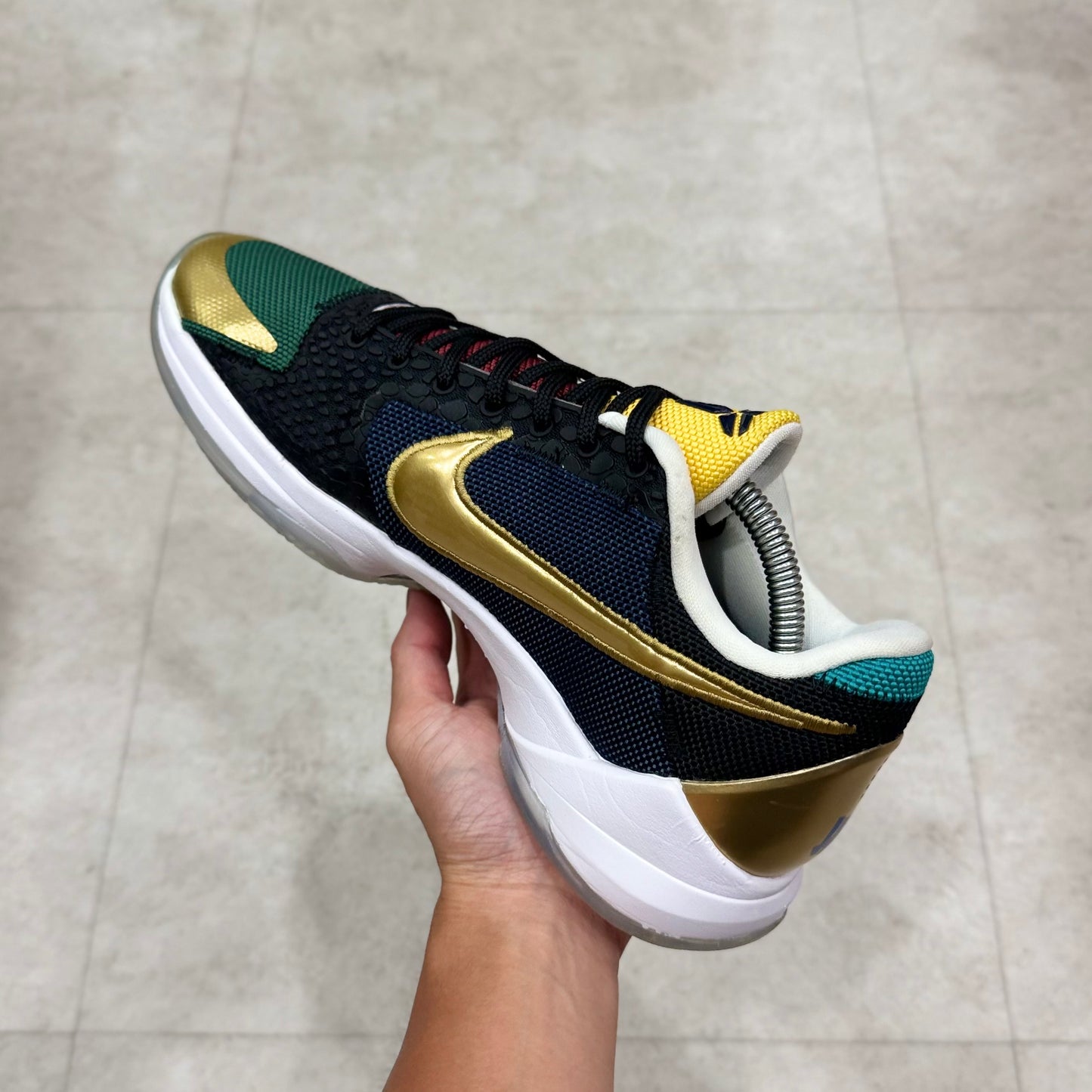 DB5551-900 Nike Kok 5 Undefeated Pack