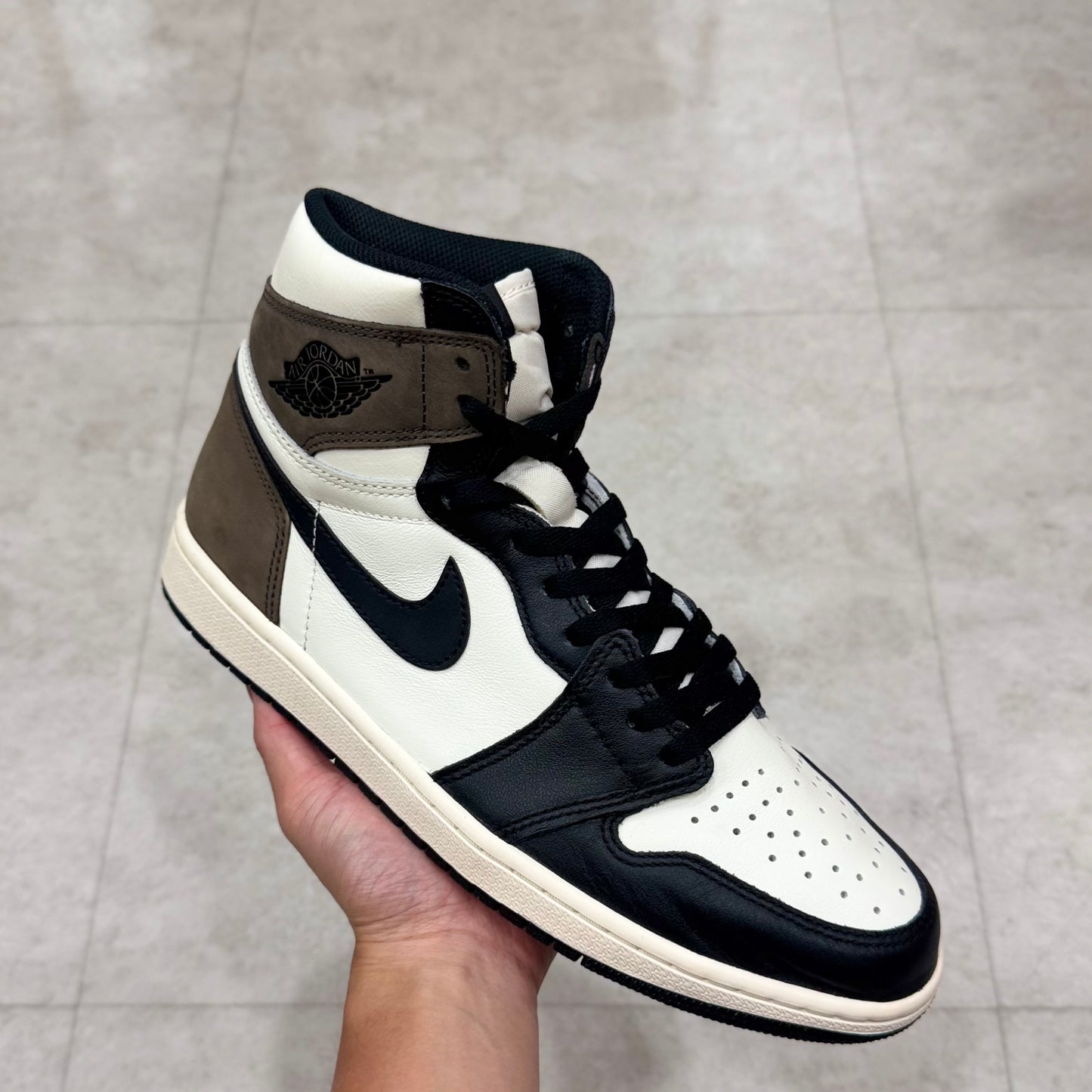 555088-105 Nike Air Jordan 1 Dark Mocha 2020