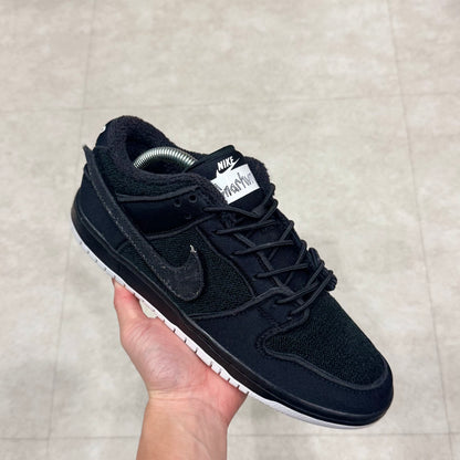DH7756-010 Nike SB Dunk Gnarhunters