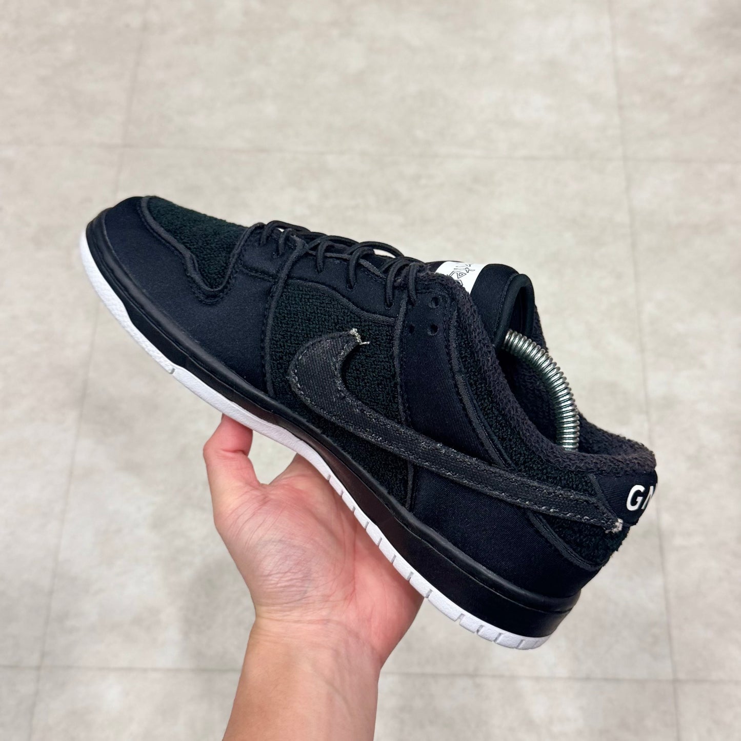 DH7756-010 Nike SB Dunk Gnarhunters