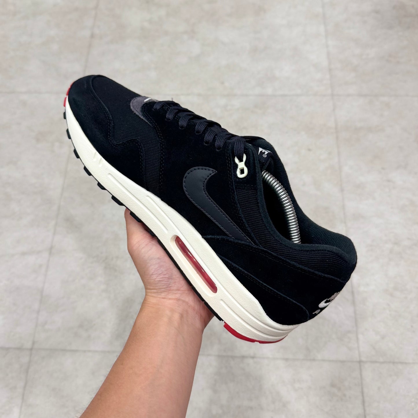 875844-007 Nike Air Max 1 Bred 2018