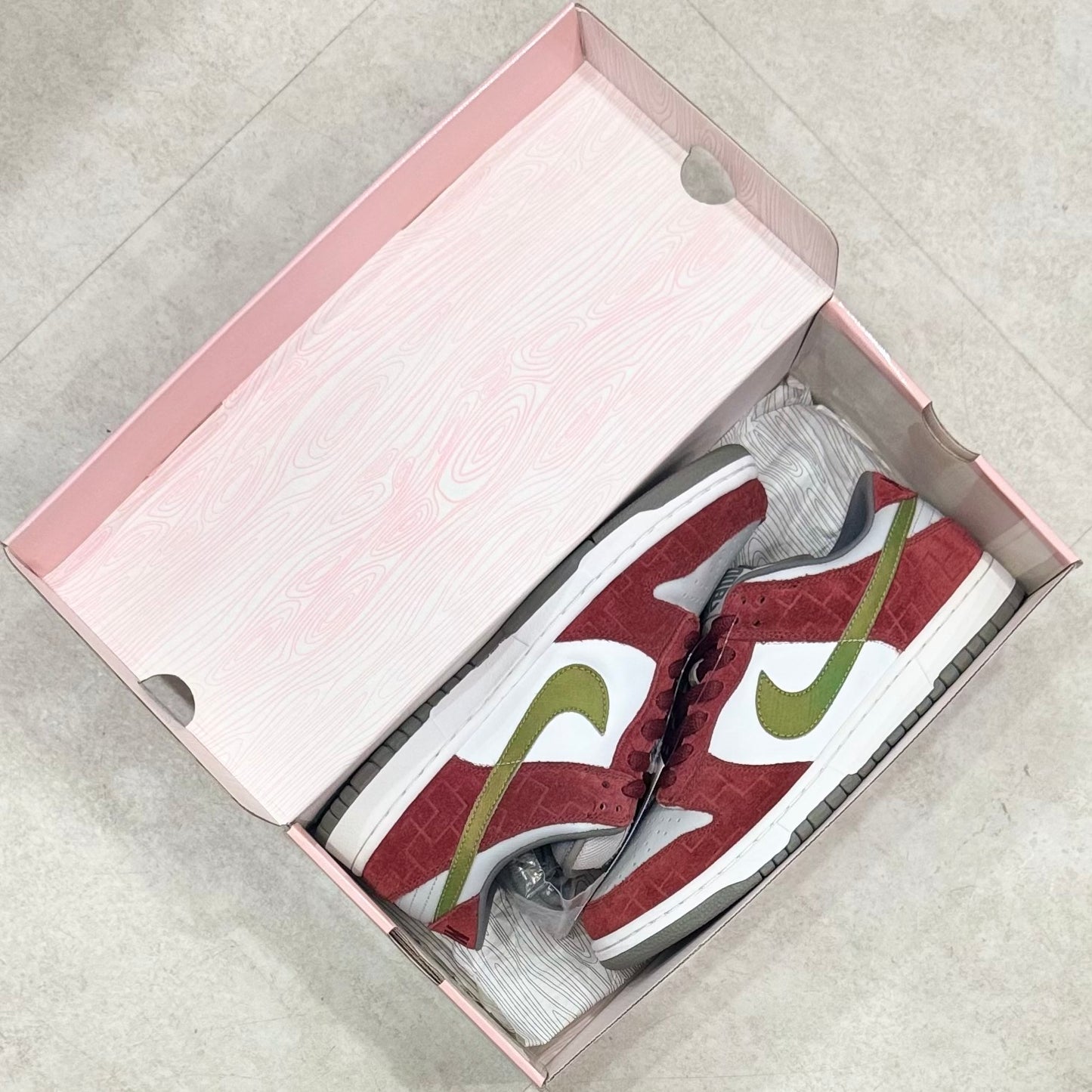 304292-112 Nike SB Dunk Shanghai