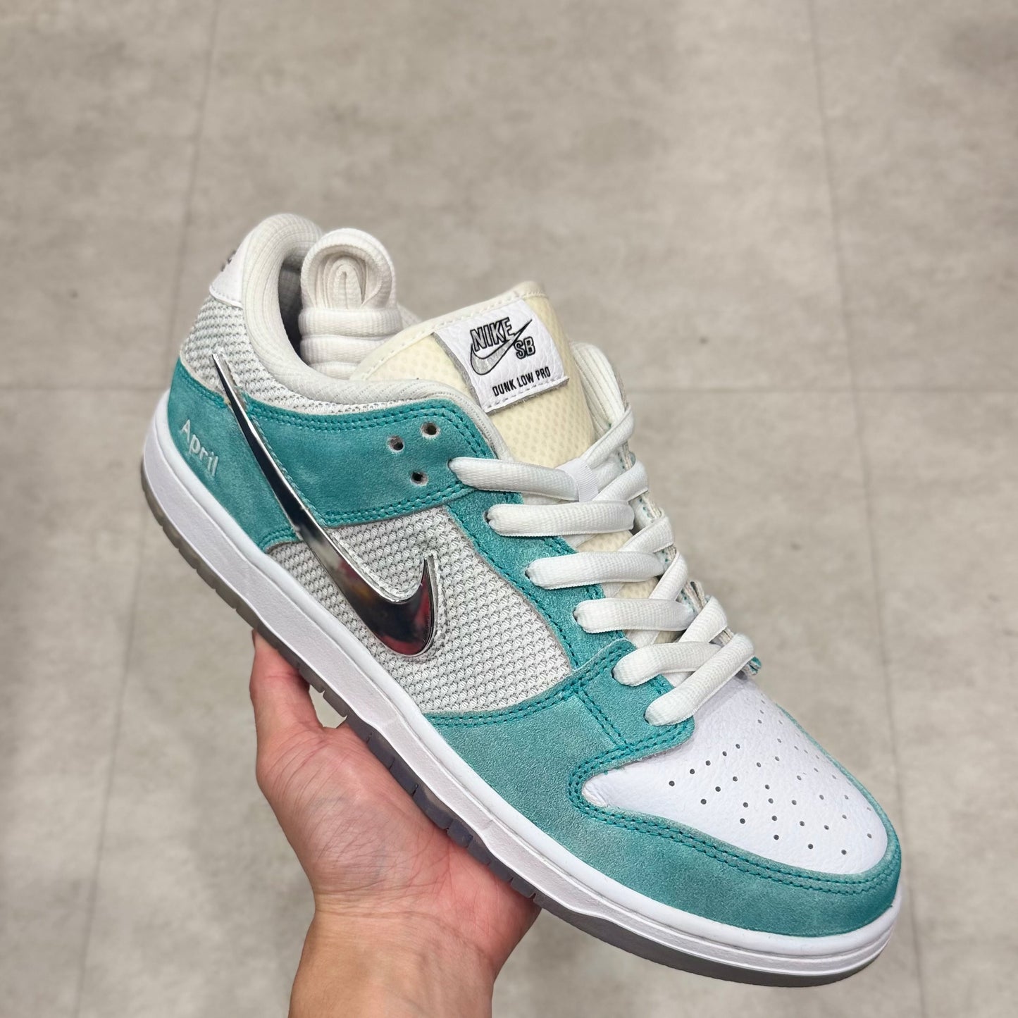 FD2562-400 Nike SB Dunk April Skateboards