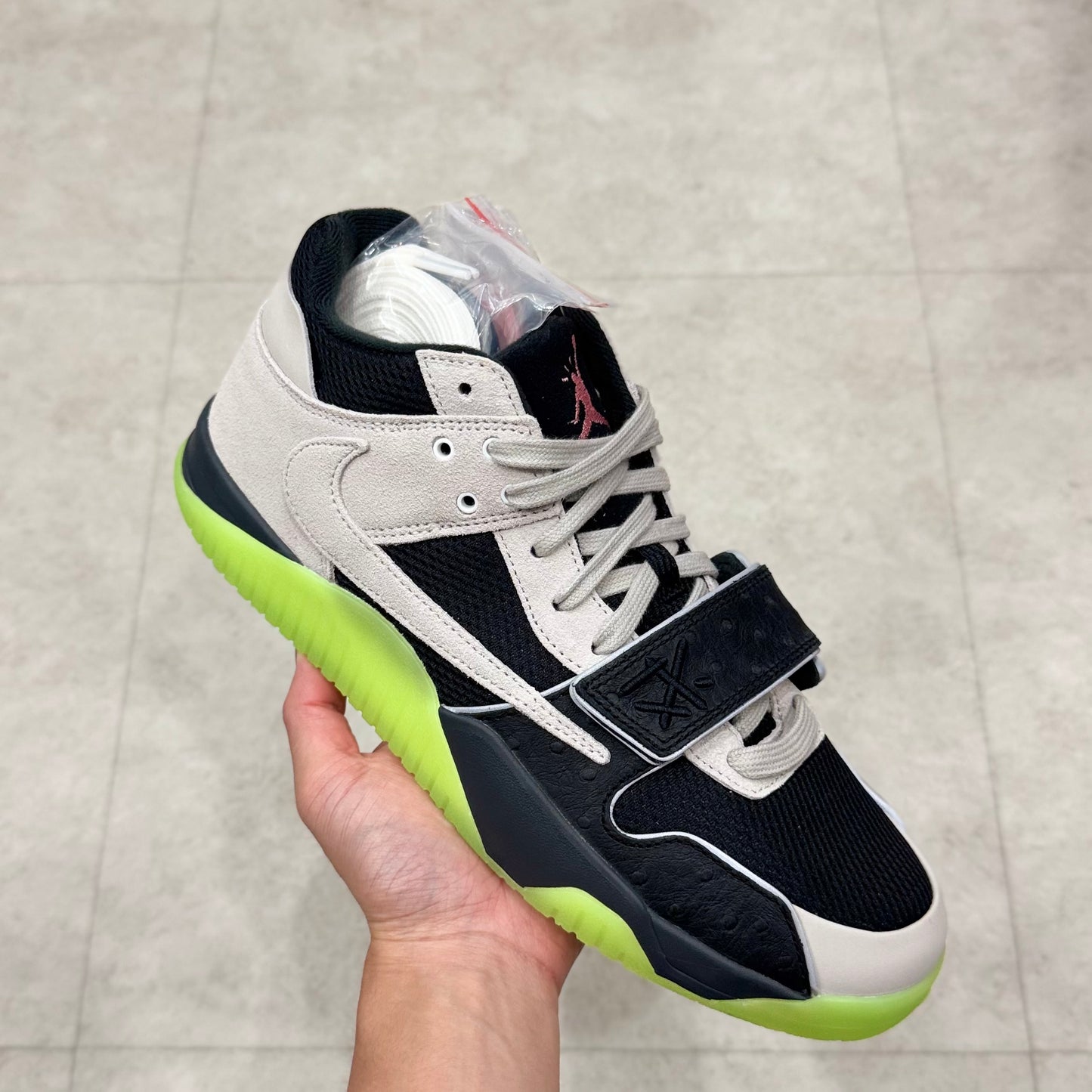 IH7971-001 Nike Jumpman Jack Travis Scott Chase B