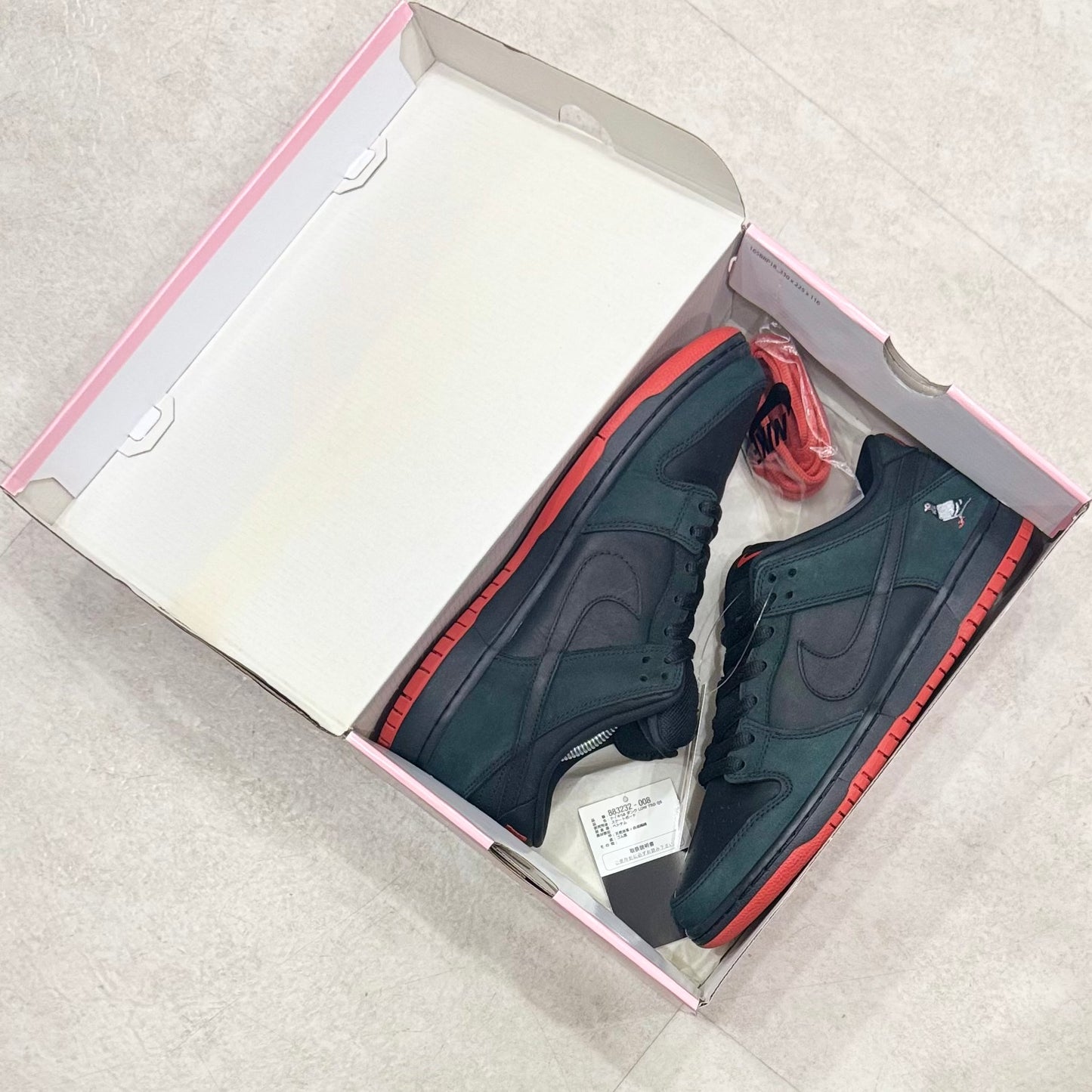 883232-008 Nike SB Dunk Staple Black Pigeon