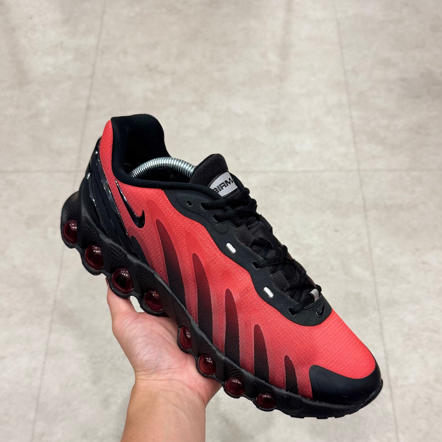 FQ7860-008 Nike Air Max DN8 Bred