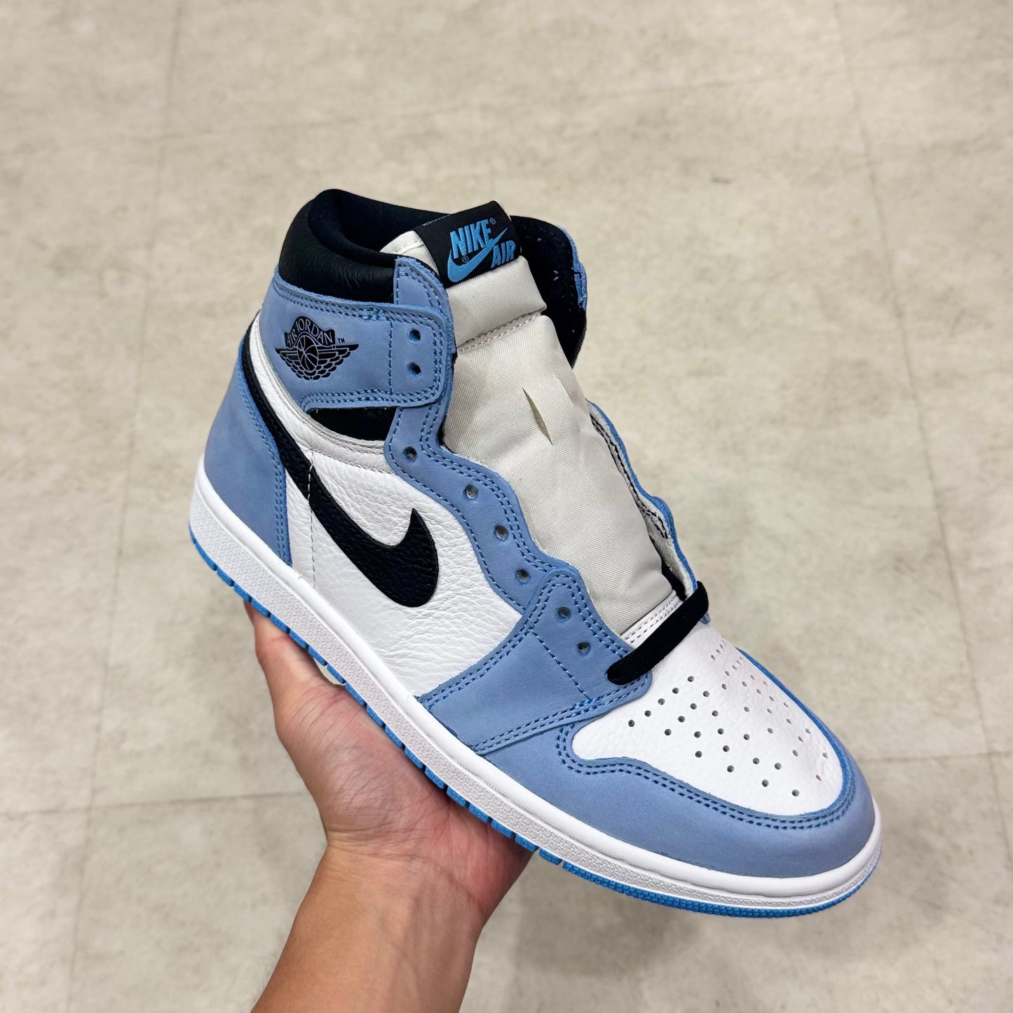 555088-134 Nike Air Jordan 1 University Blue 2021
