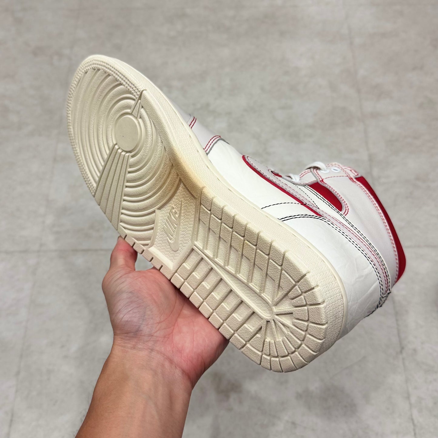 555088-160 Nike Air Jordan 1 Phantom 2019