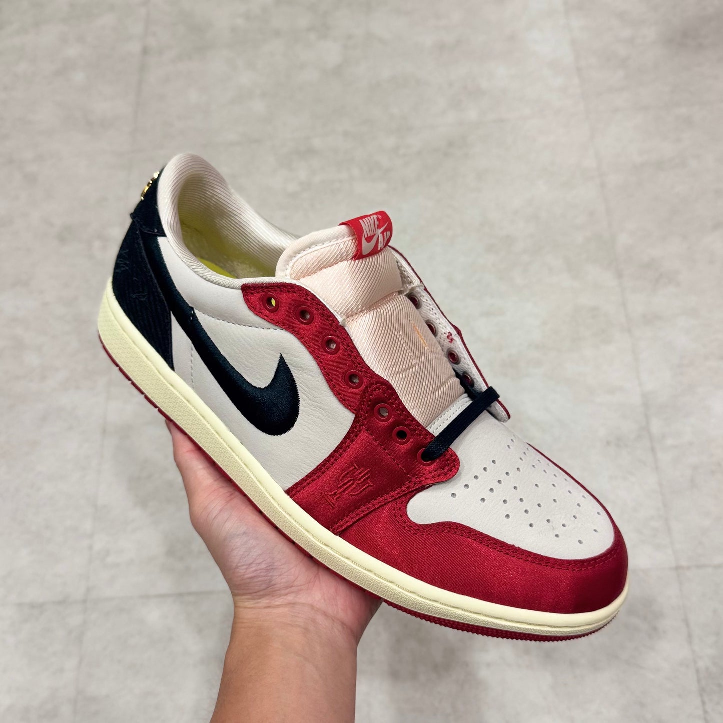 FN0432-100 Nike Air Jordan 1 Trophy Room 2024