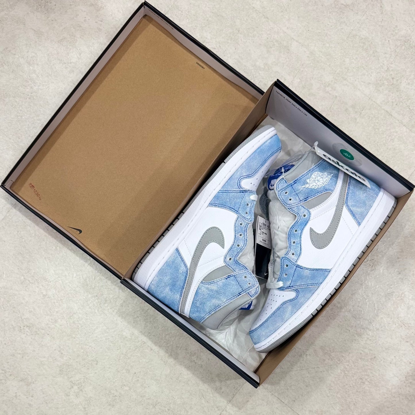 555088-402 Nike Air Jordan 1 Hyper Royal 2021