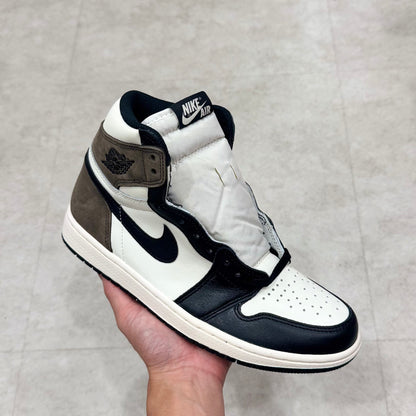555088-105 Nike AIr Jordan 1 Dark Mocha 2020