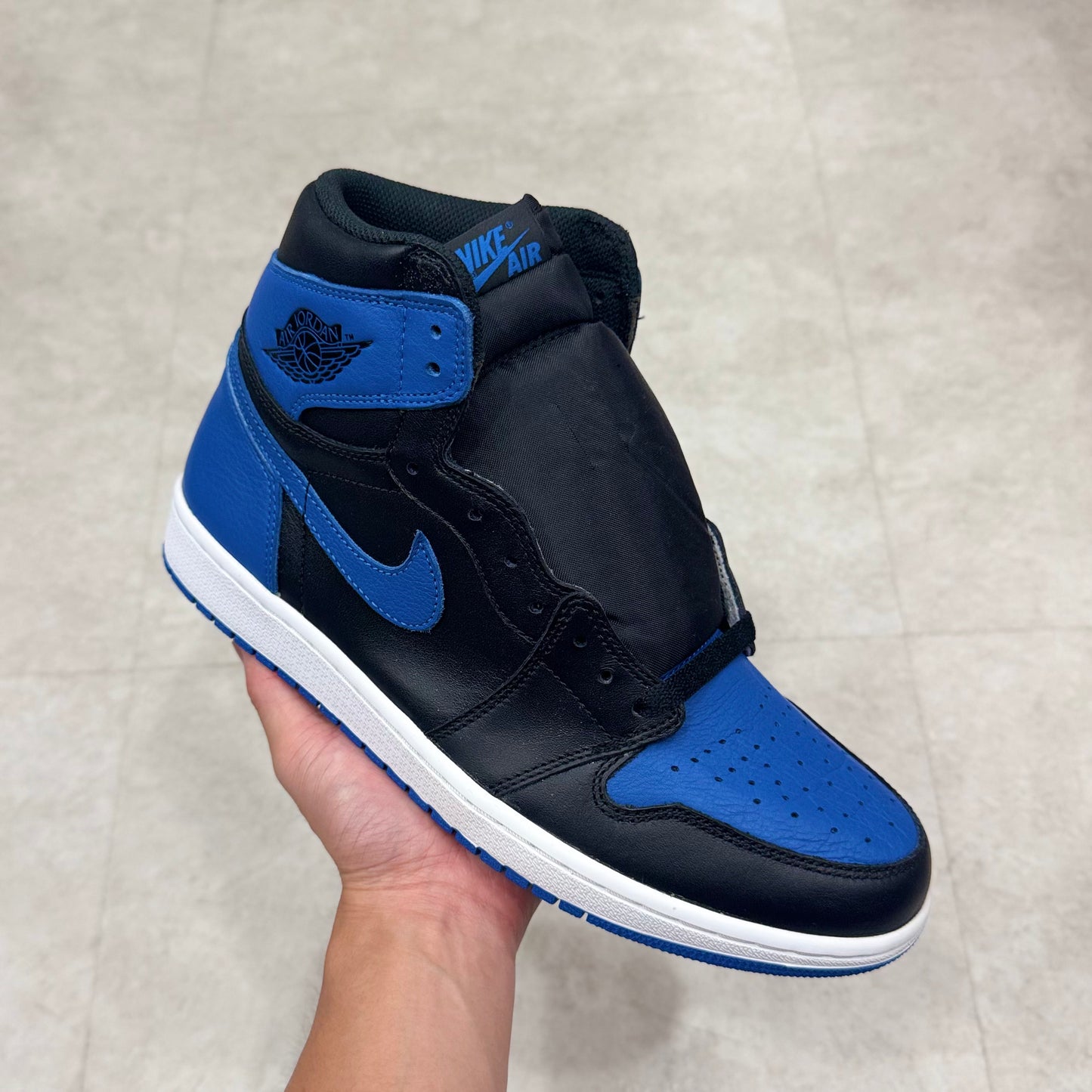 555088-007 Nike Air Jordan 1 Royal 2017
