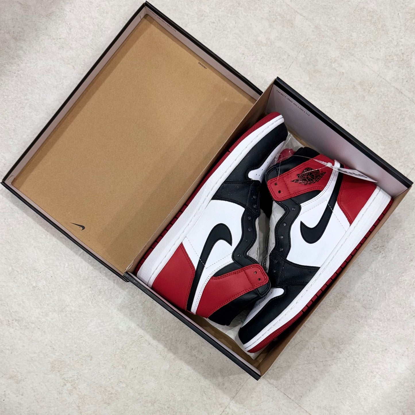 555088-125 Nike Air Jordan 1 Black Toe 2016