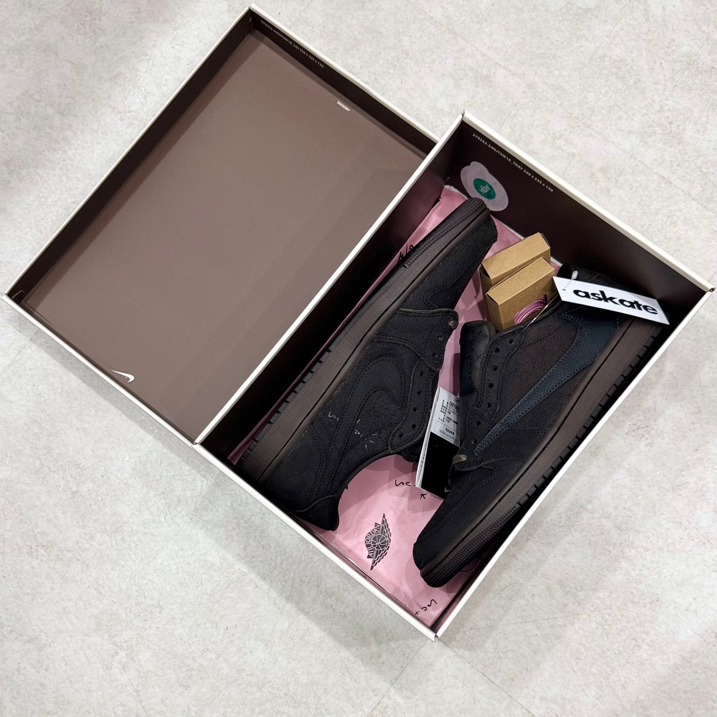 DM7866-200 Nike Air Jordan 1 Travis Scott Velvet Brown